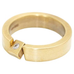 REVERSE NIESSING Ring aus Gold und Diamanten