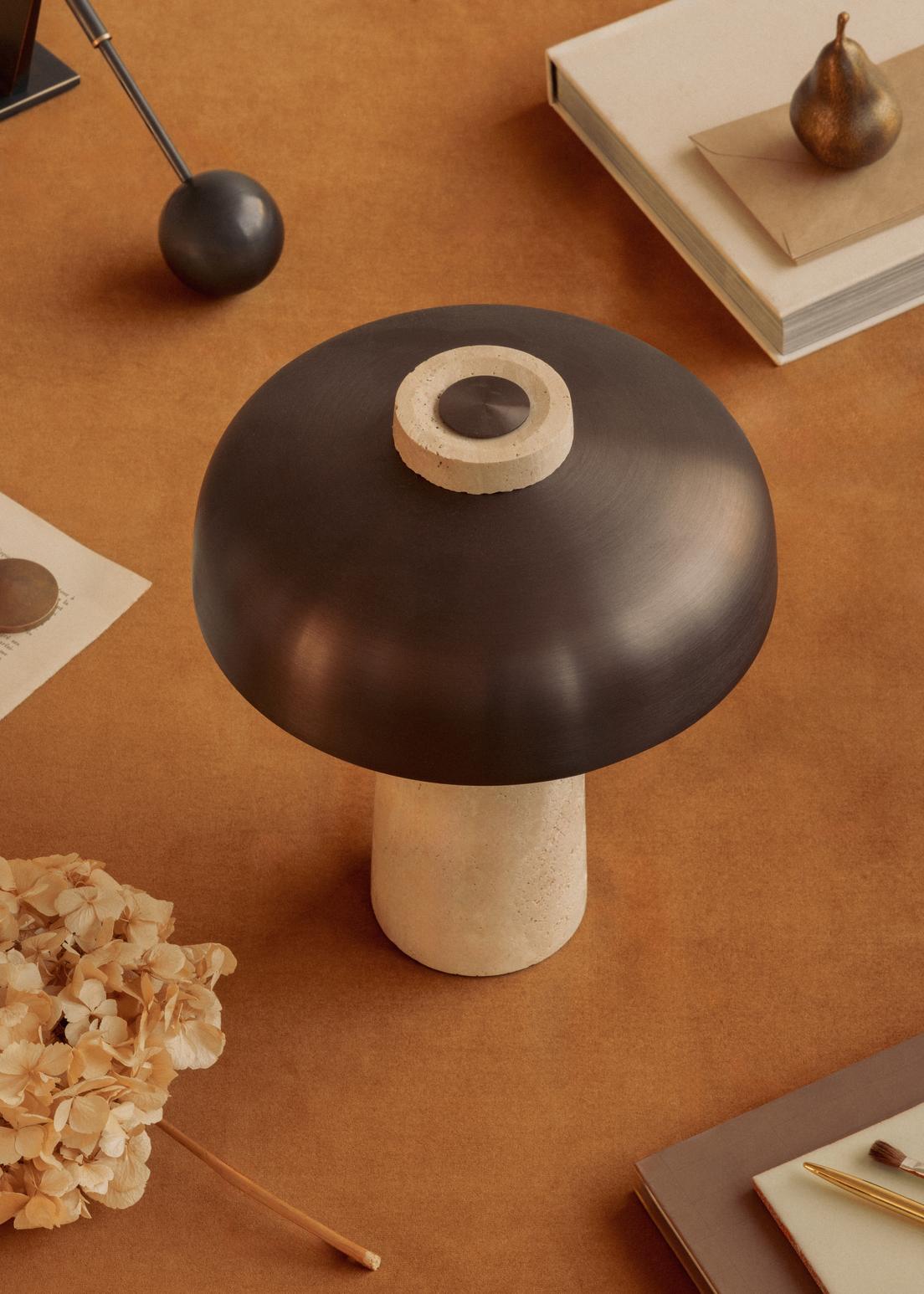 Lámpara de mesa Reverse-Piedra Travertino y Aluminio Bronceado-por Aleksandar Lazic-Audo Siglo XXI y contemporáneo en venta