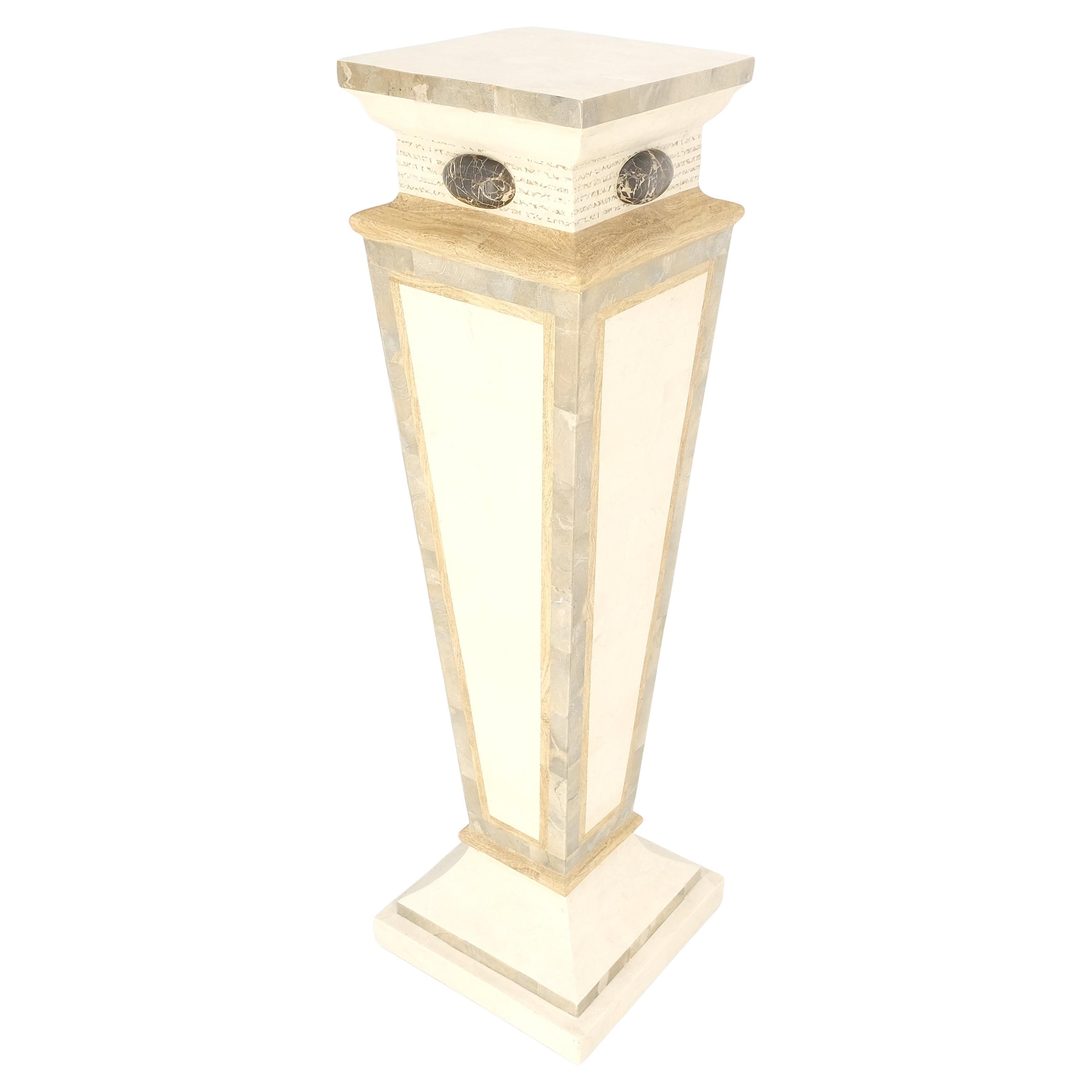 ¡Forma de Obelisco Invertido Cuadrado Cónico Mármol Enchapado Pedestal MINT! Moderno de mediados de siglo en venta