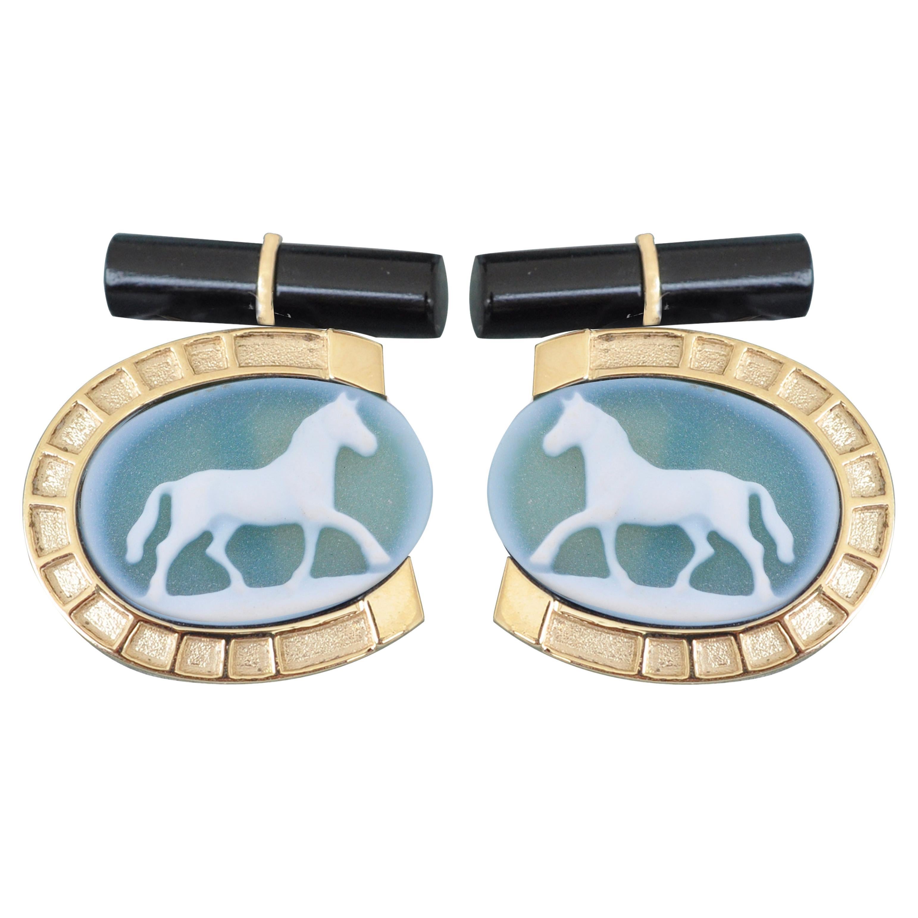 Reversible 14 Karat Gold Agate Horse Carving Cameo Horse-Shoe Onyx Cufflinks