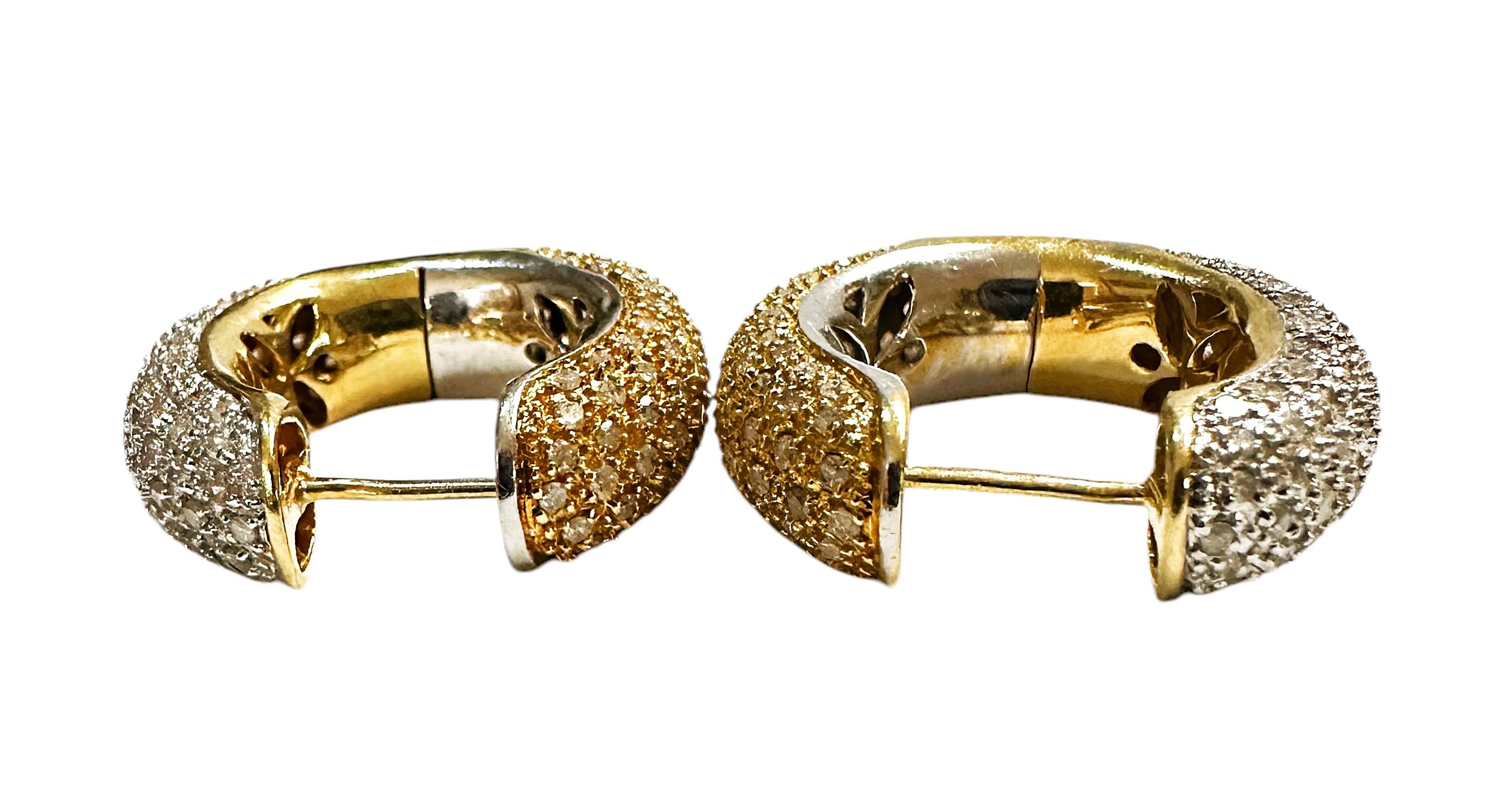 Boucles d'oreilles réversibles en or blanc et jaune 14 carats avec diamants de 2 carats en vente 4