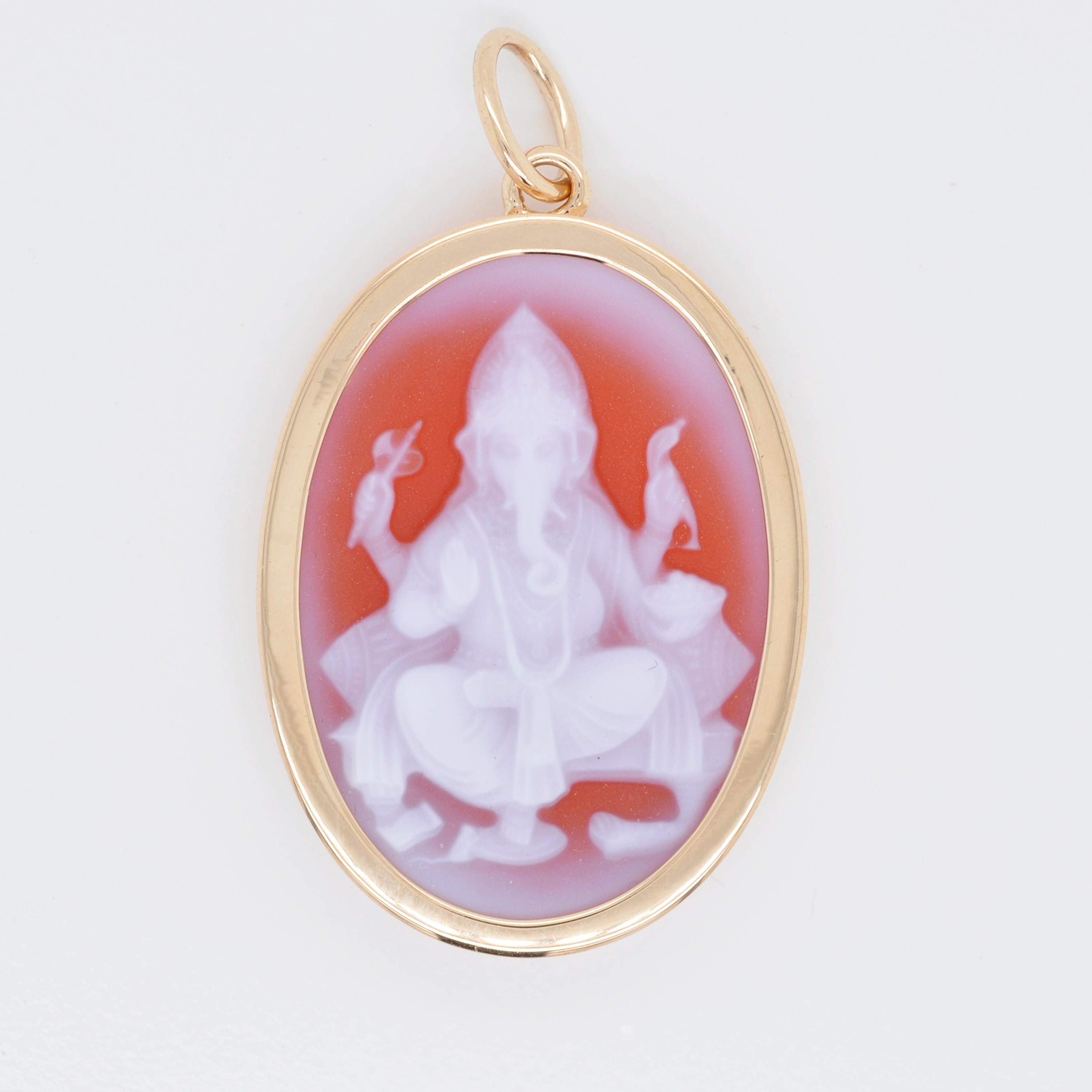 Reversible 18 Karat Yellow Gold Ganesha Agate Cameo Om Pendant Necklace For Sale 8