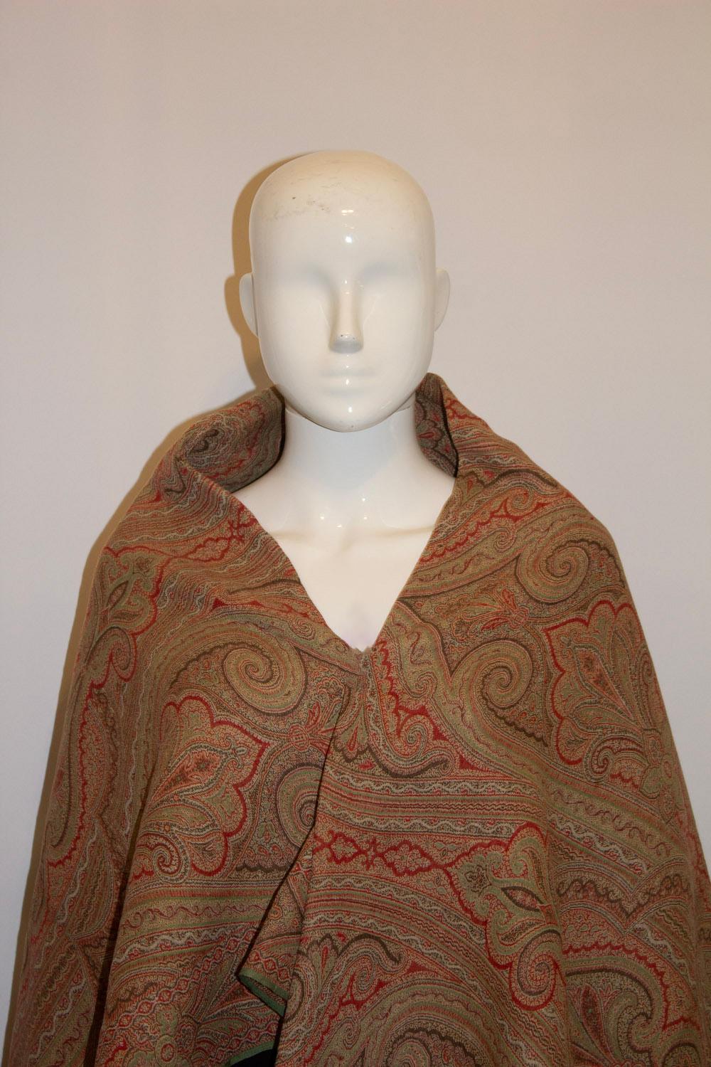 Women's or Men's Reversible 18th century Paisley Shawl with fringing For Sale