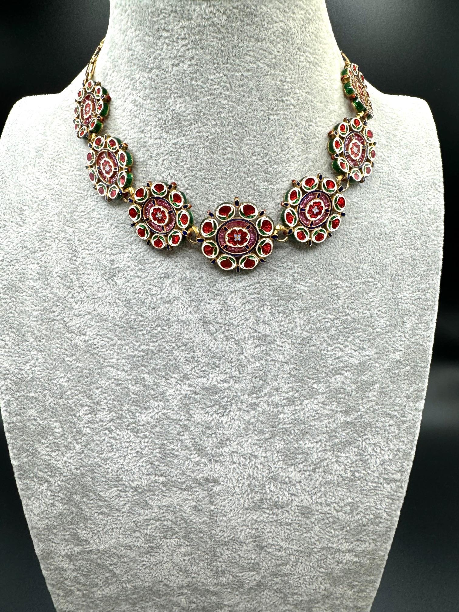 Indische Halskette, Wendbar aus 20 Karat und 14 Karat Gelbgold und Emaille mit Diamanten und Rubinen im Angebot 10