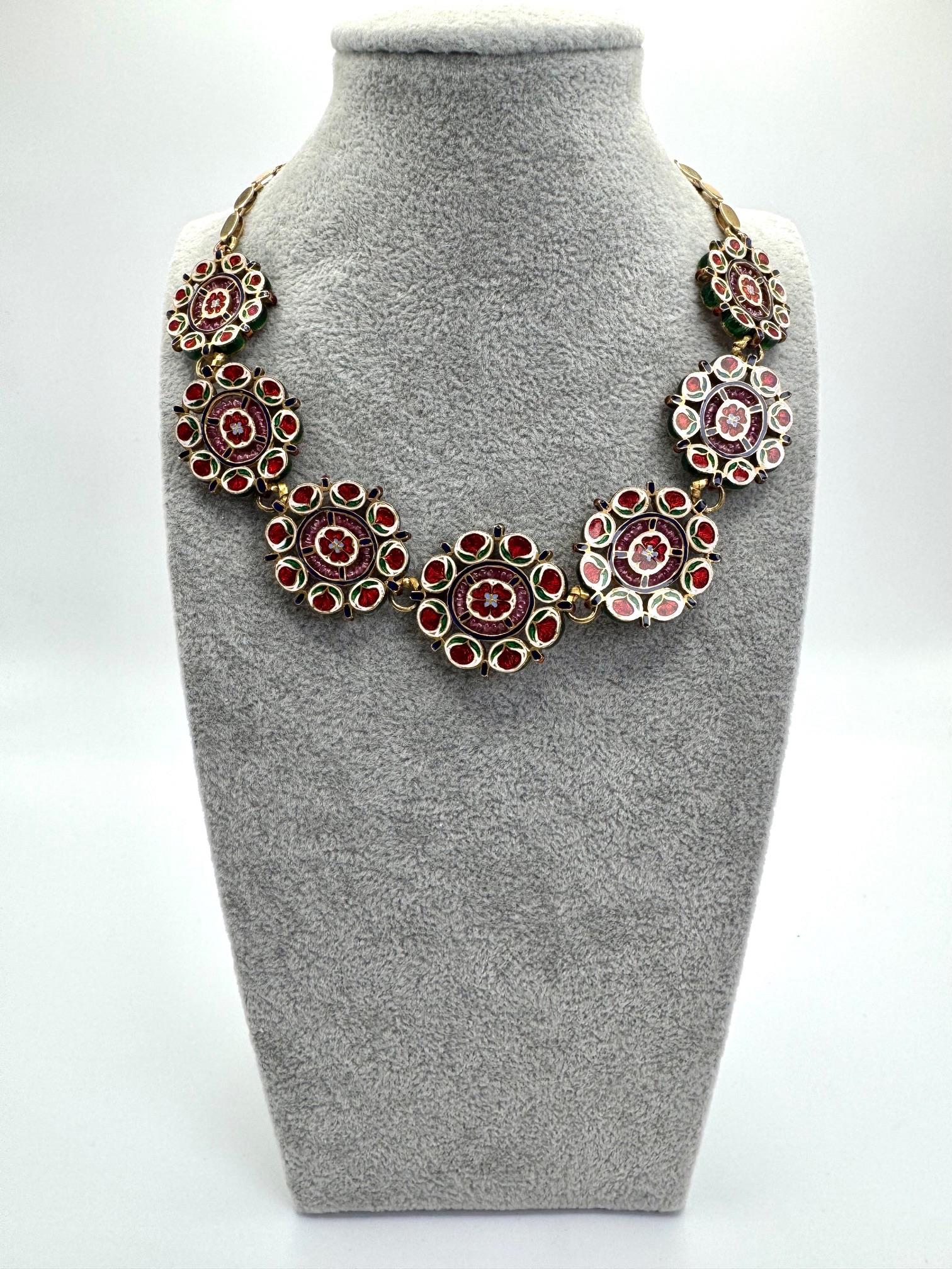Indische Halskette, Wendbar aus 20 Karat und 14 Karat Gelbgold und Emaille mit Diamanten und Rubinen im Angebot 2