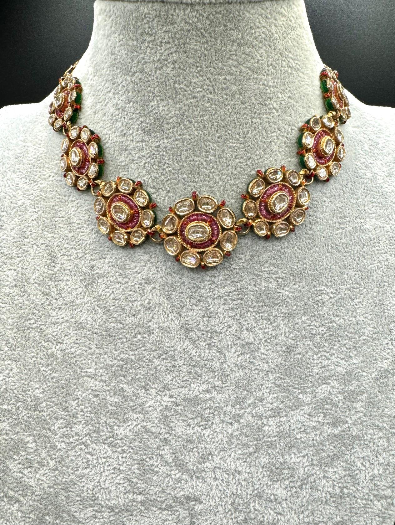 Indische Halskette, Wendbar aus 20 Karat und 14 Karat Gelbgold und Emaille mit Diamanten und Rubinen im Angebot 4