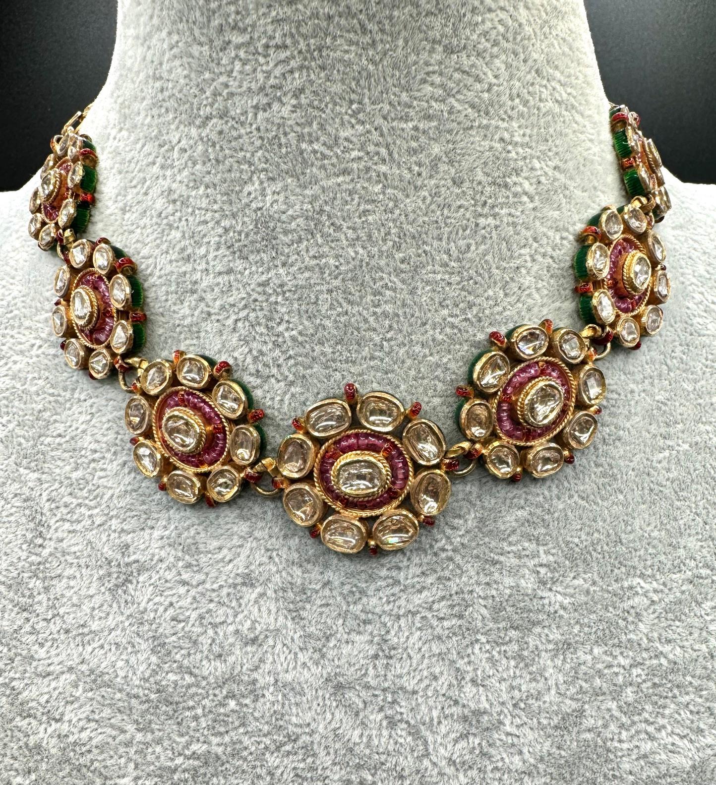Indische Halskette, Wendbar aus 20 Karat und 14 Karat Gelbgold und Emaille mit Diamanten und Rubinen im Angebot 5