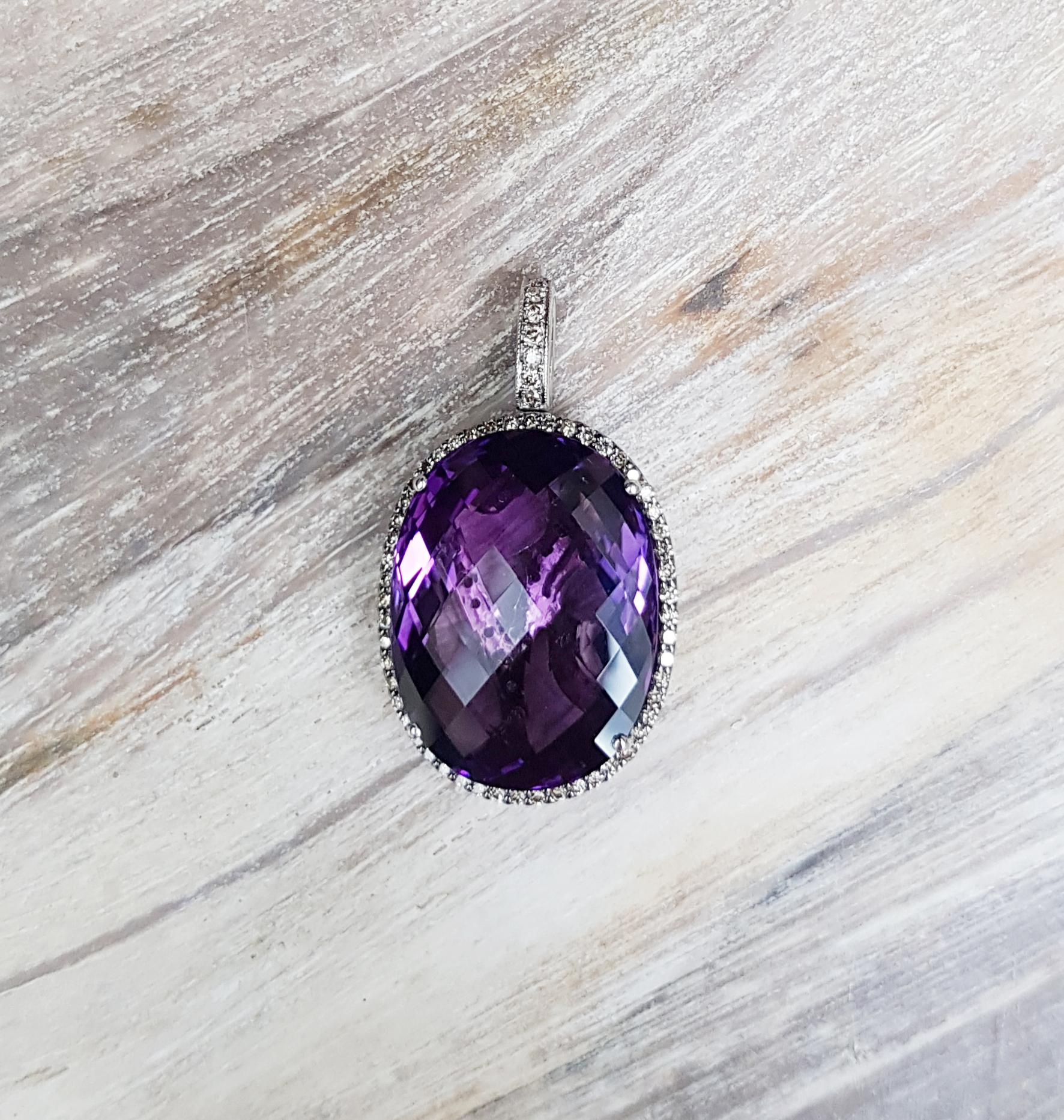 Reversible Amethyst with Brown Diamond Pendant Set in 18 Karat White Gold In New Condition For Sale In Bangkok, TH