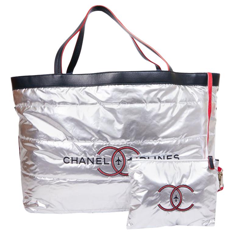 Reversible Beach bag Airlines » CHANEL and extra large towel at 1stDibs