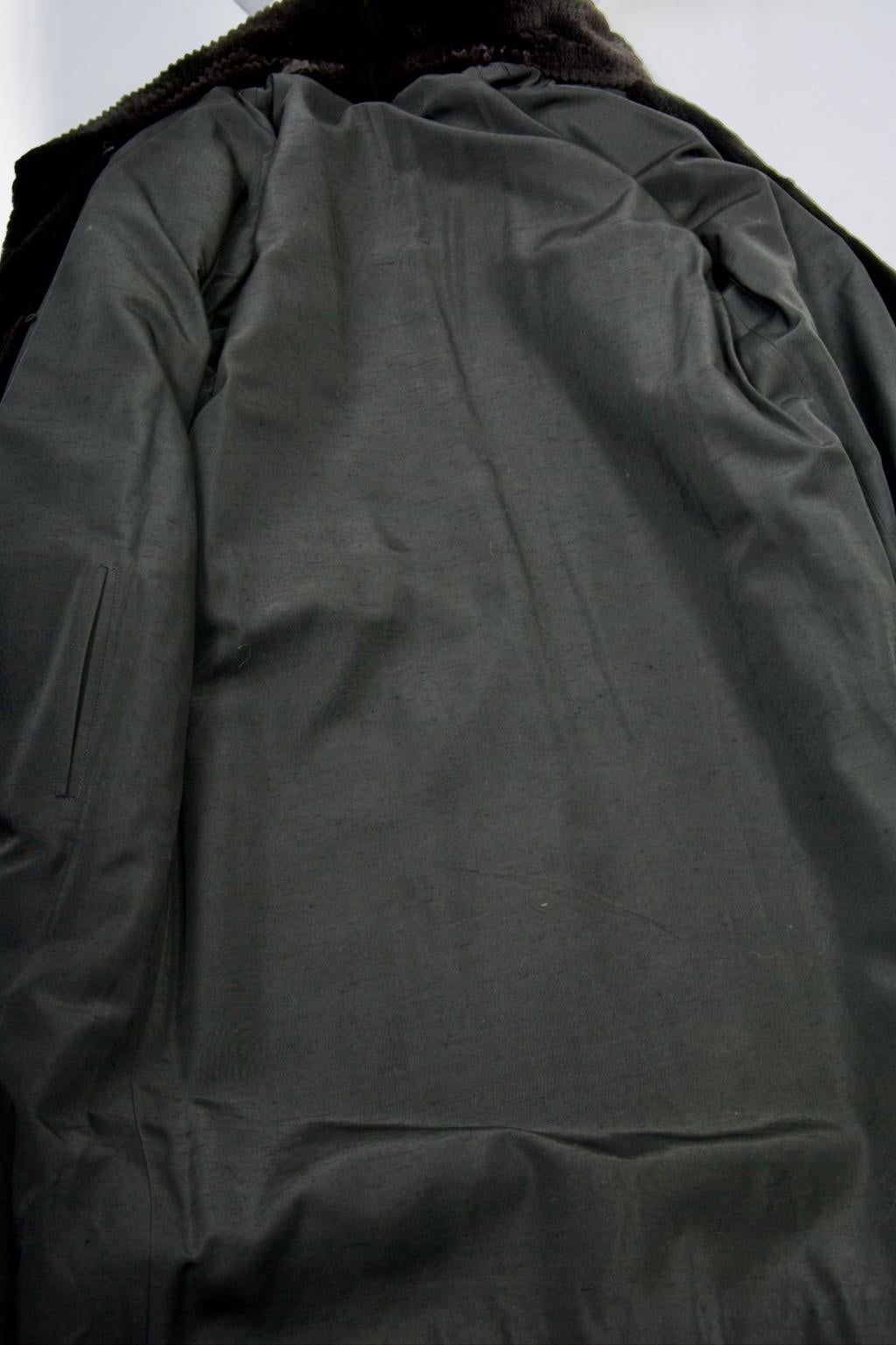Coates reversibili in pelliccia nera in vendita 3