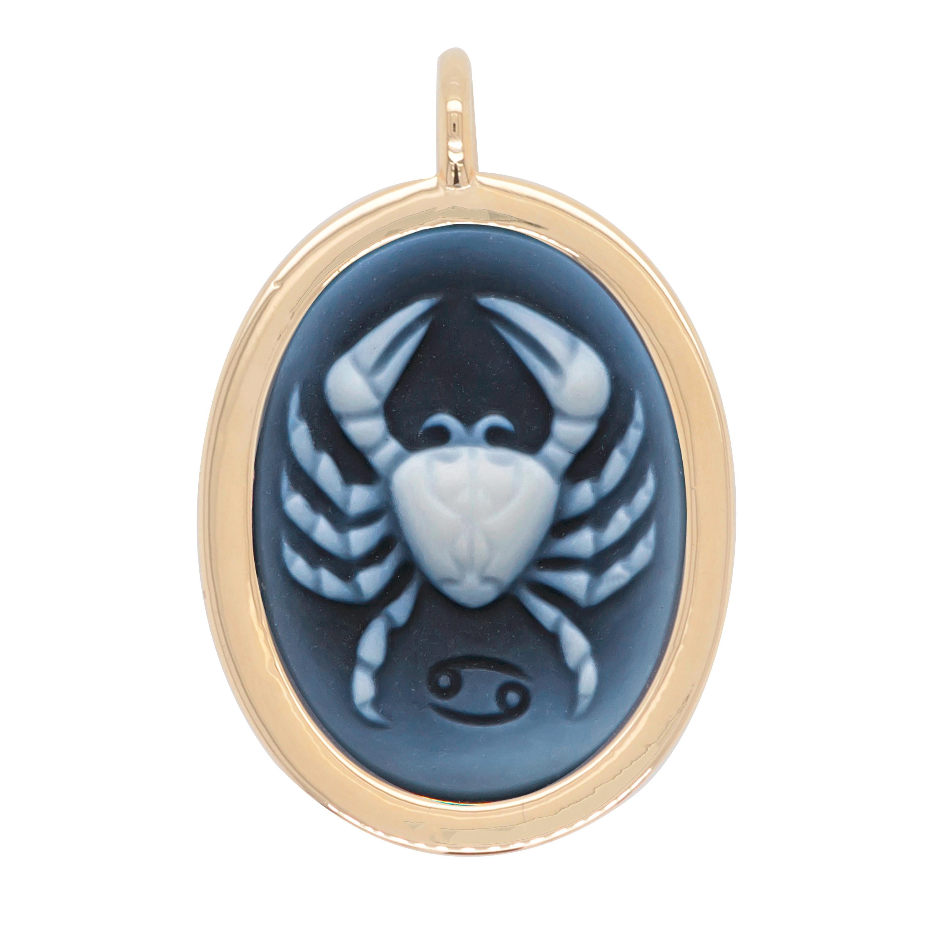 Reversible Cancer Carving Cameo Zodiac Diamond 14 Karat Gold Pendant Necklace For Sale 1
