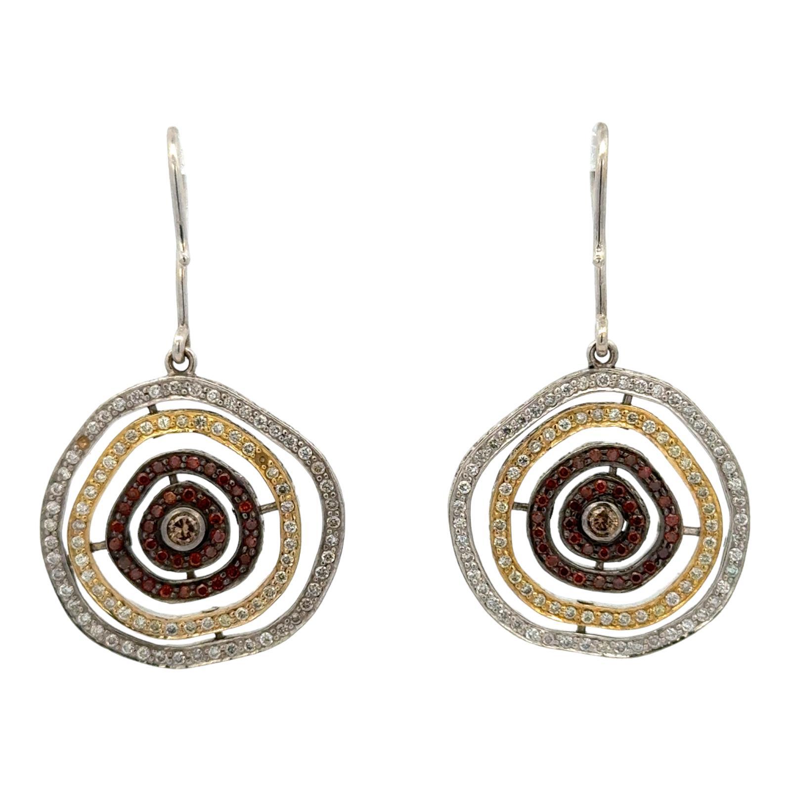 Taille ronde Boucles d'oreilles pendantes en or blanc 18 carats avec diamants réversibles The Moderns en vente