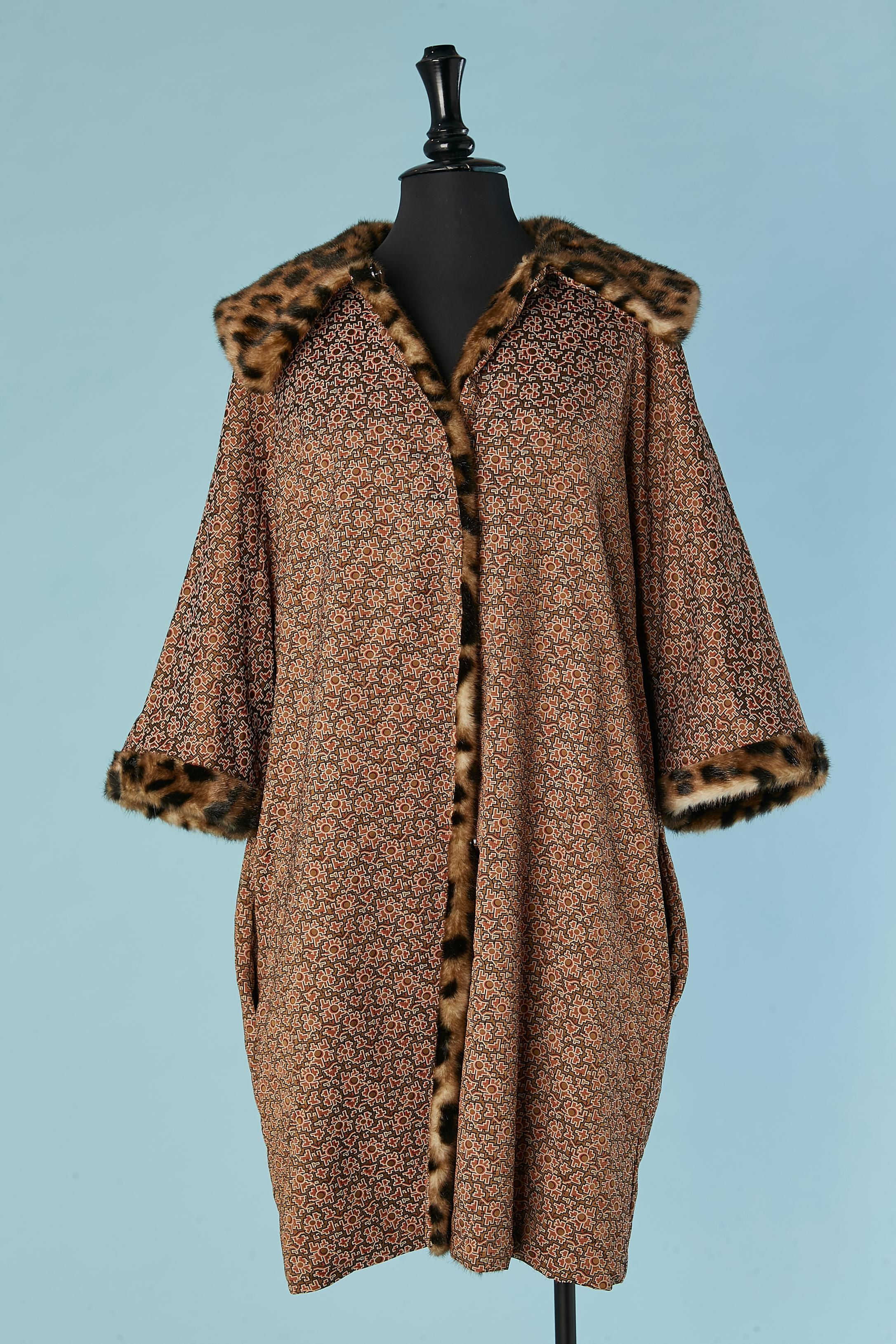 Wendbarer Kunstpelzmantel mit Leopardenmuster und Jacquard auf der anderen Seite ETRO im Angebot 3