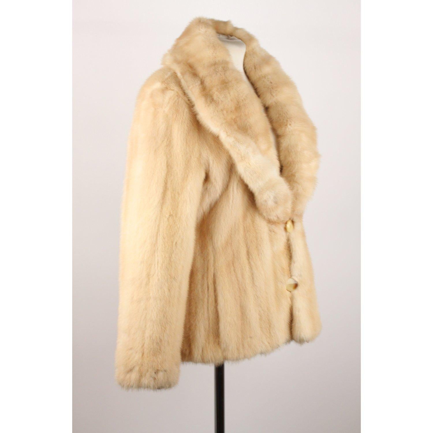 MATERIAL: Fabric COLOR: Beige MODEL: Jacket GENDER: Women SIZE: Small COUNTRY OF MANUFACTURE: Italy Condition CONDITION DETAILS: A :EXCELLENT CONDITION - Used once or twice. Looks mint. Imperceptible signs of wear Measurements MEASUREMENTS: SHOULDER