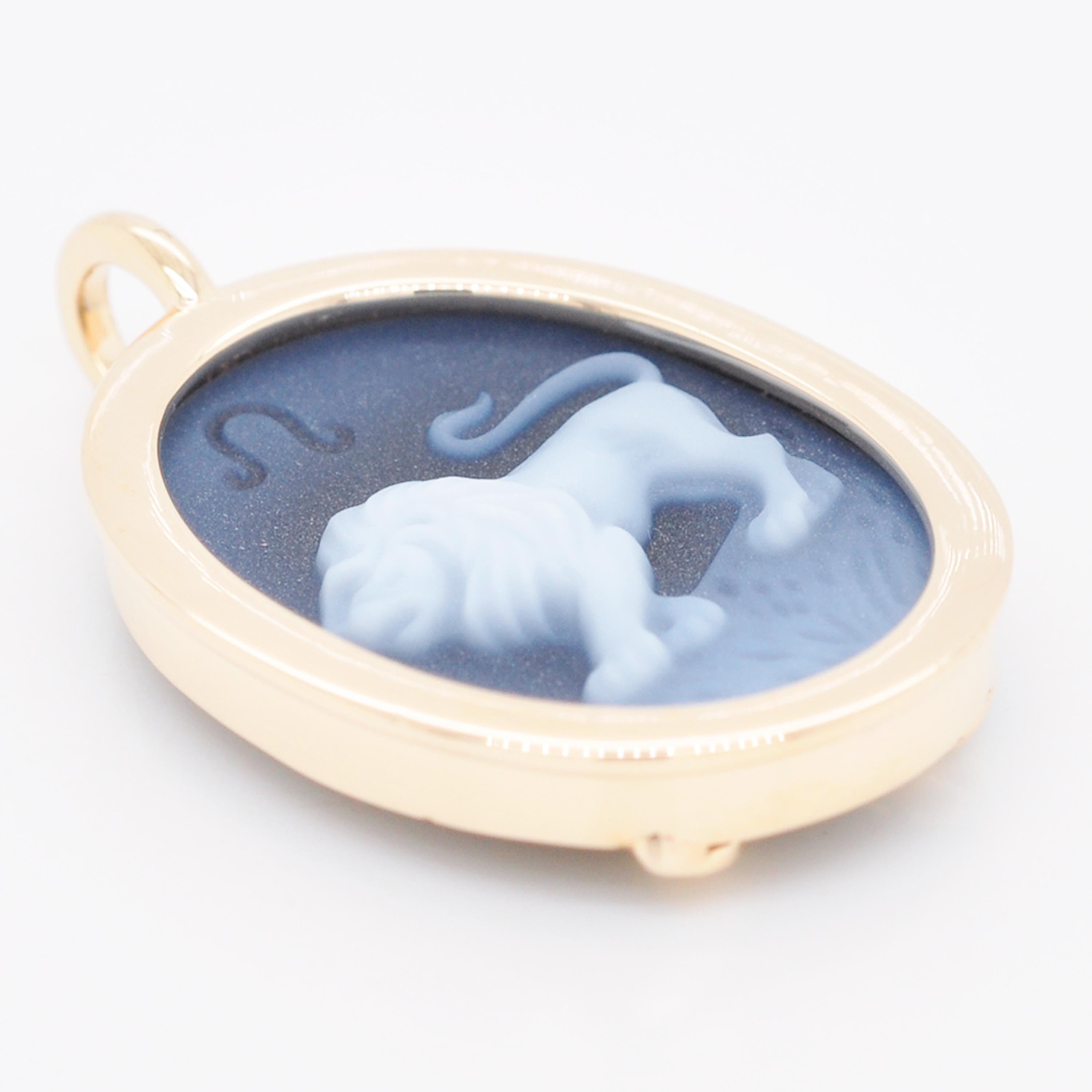 Reversible Leo Carving Cameo Zodiac Diamond 14 Karat Gold Pendant Necklace In New Condition For Sale In Jaipur, Rajasthan