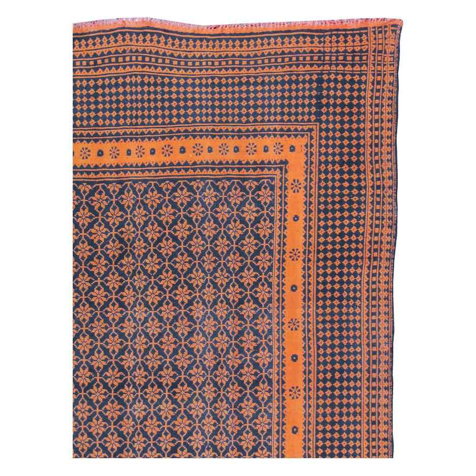 Ein alter persischer Flachgewebe-Kilim-Teppich in Zimmergröße, handgefertigt Mitte des 20.

Maße: 10' 0