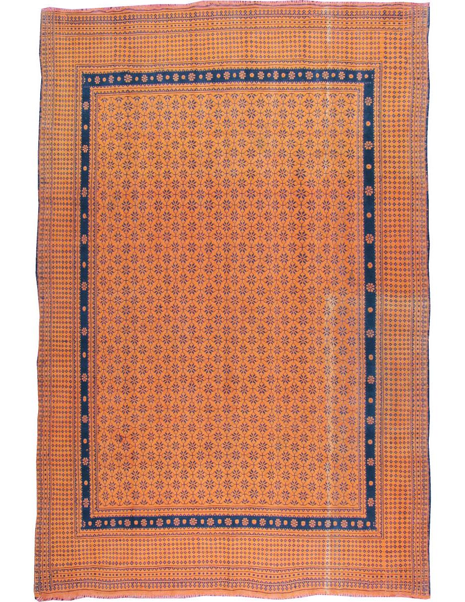 Handgefertigter, großer, flachgewebter persischer Kelim-Teppich in Zimmergröße, Mitte des 20. Jahrhunderts (Moderne) im Angebot