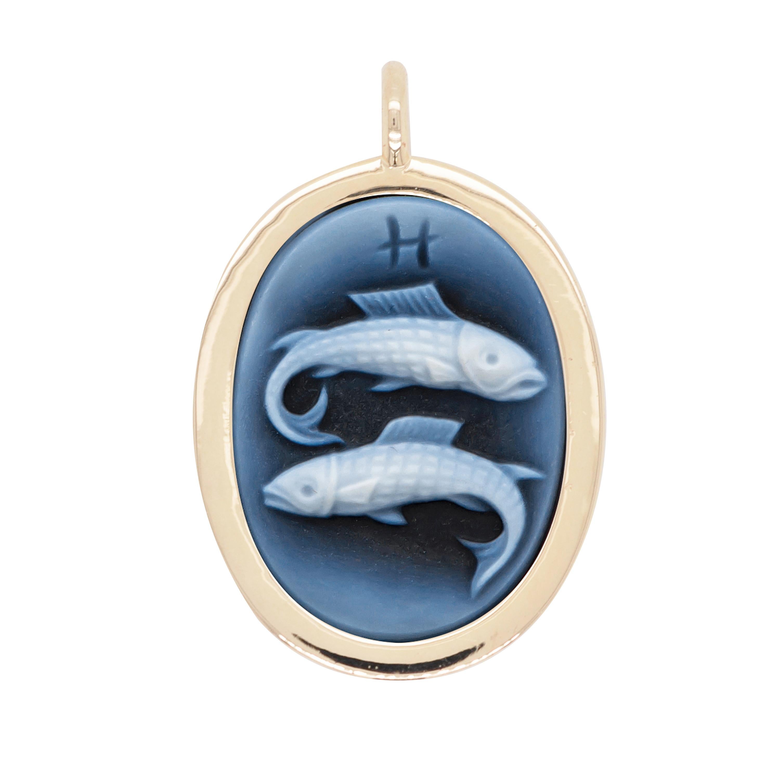 Reversible Pisces Carving Cameo Zodiac Diamond 14 Karat Gold Pendant Necklace For Sale 3