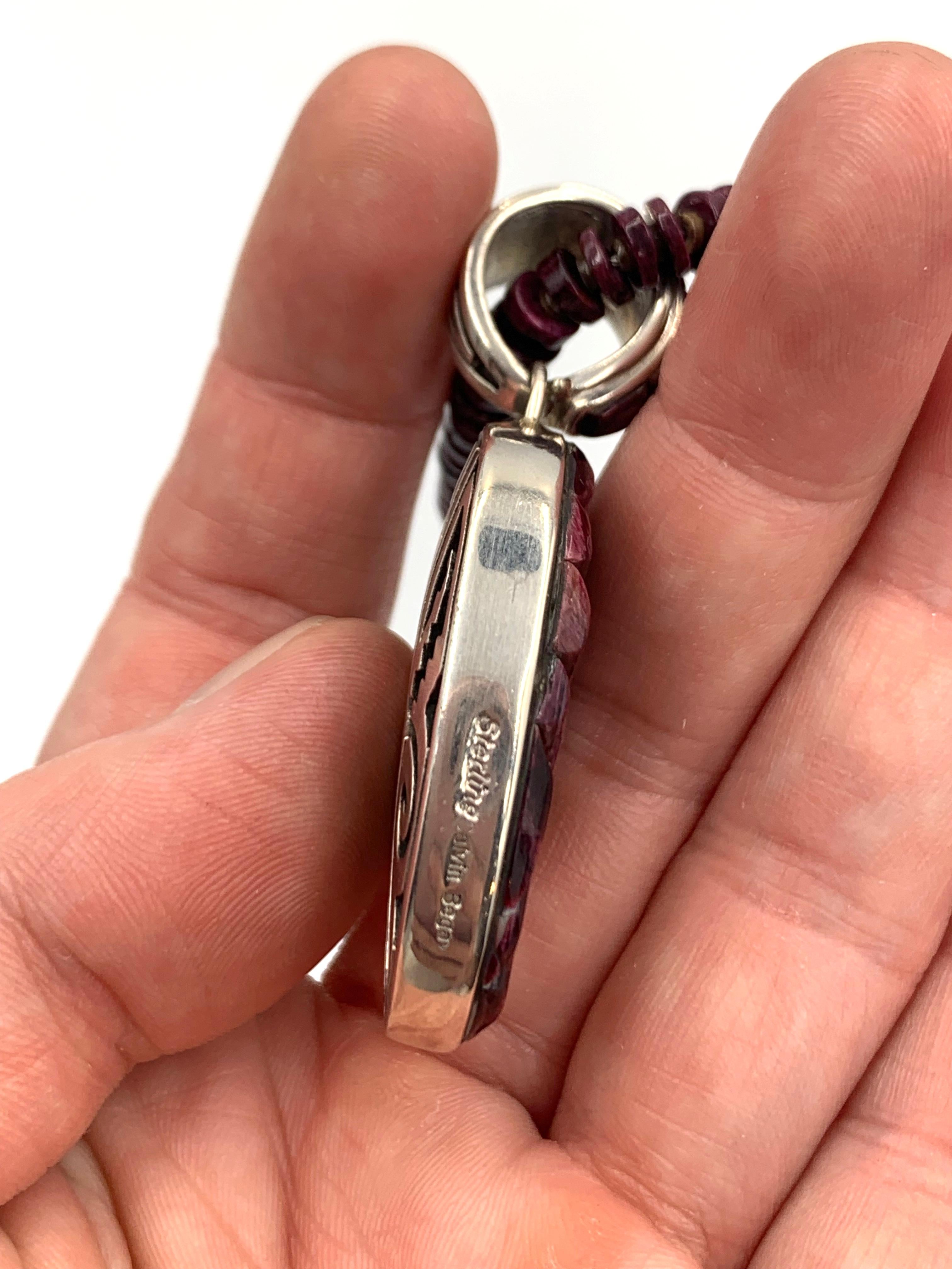 Ciondolo reversibile viola con ostrica spinosa e collana di perline di Cavin Begay in vendita 14