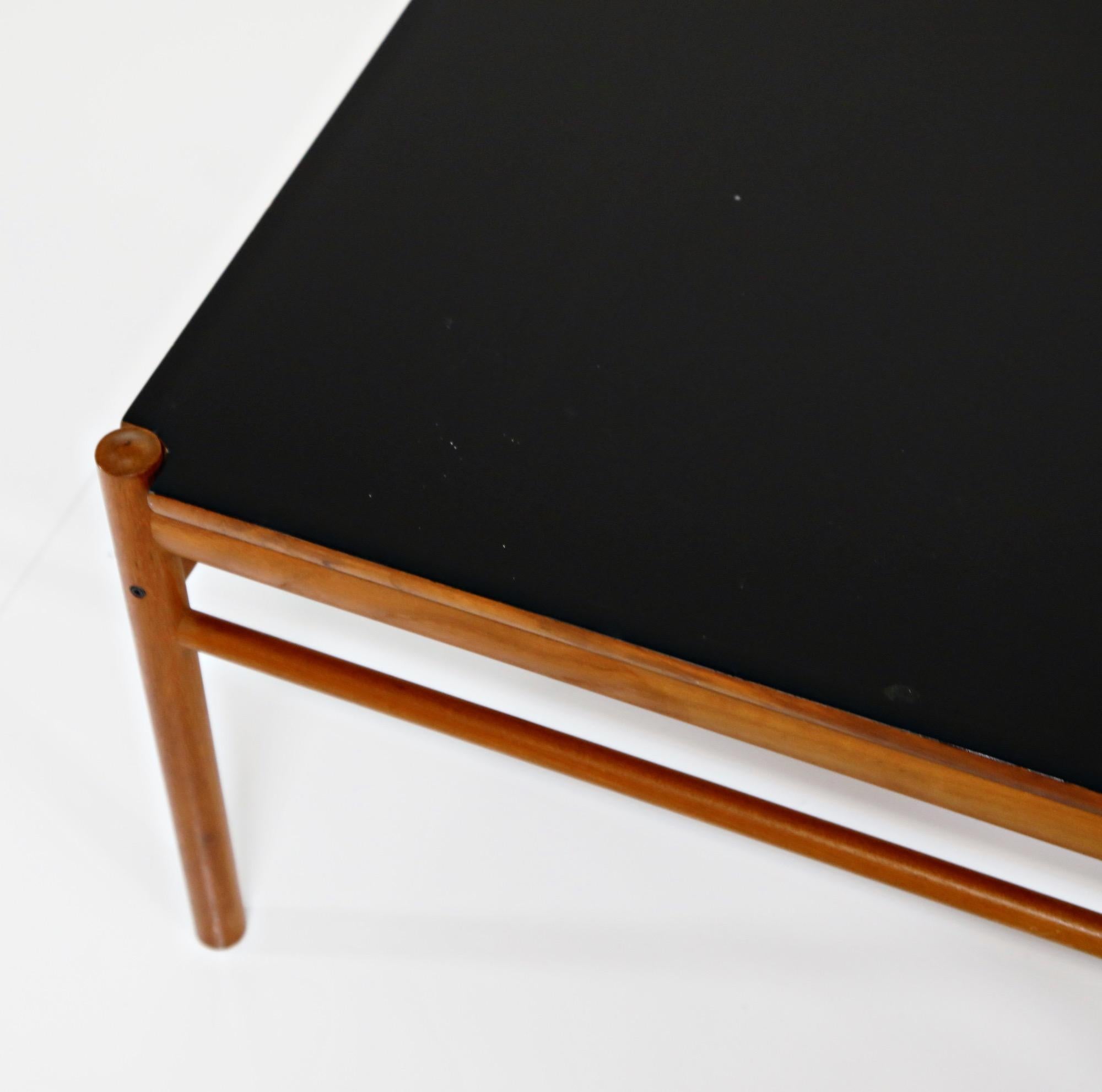 Reversible Teak & Formica Coffee Table by Ole Wanscher for Poul Jeppesen, Signed For Sale 4