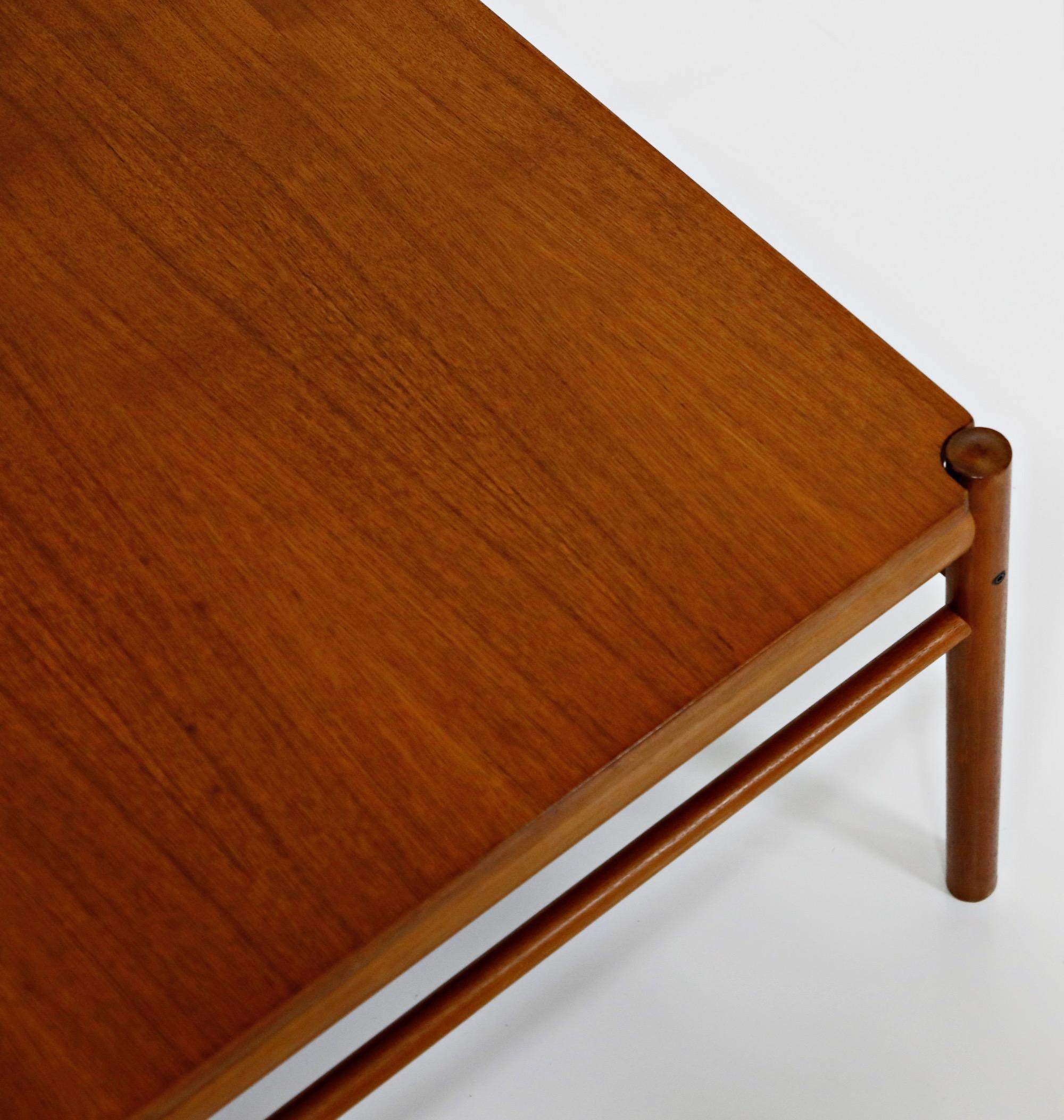 Reversible Teak & Formica Coffee Table by Ole Wanscher for Poul Jeppesen, Signed For Sale 10