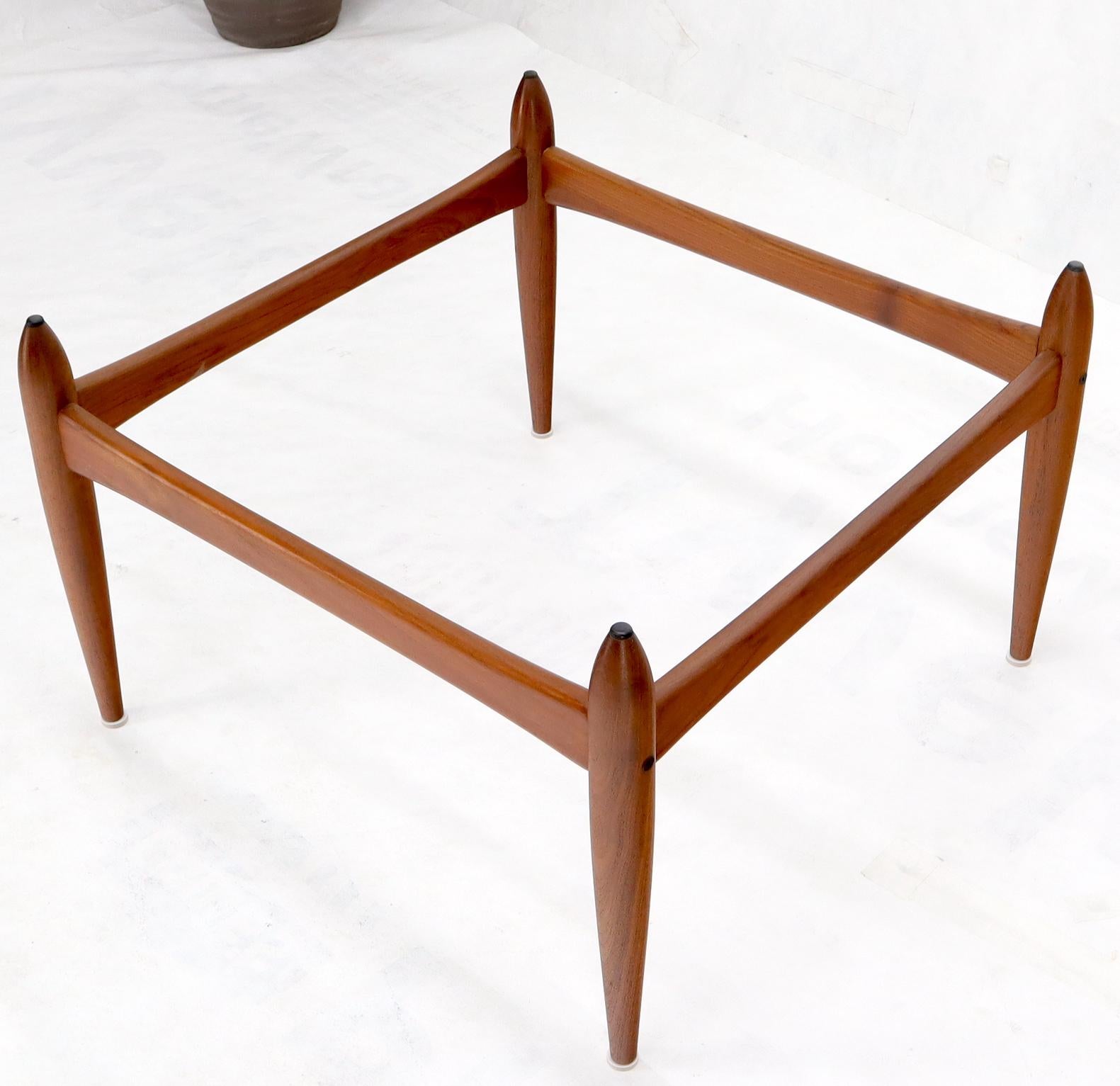 Reversible top around Danish Mill Century modern coffee table For Sale 5