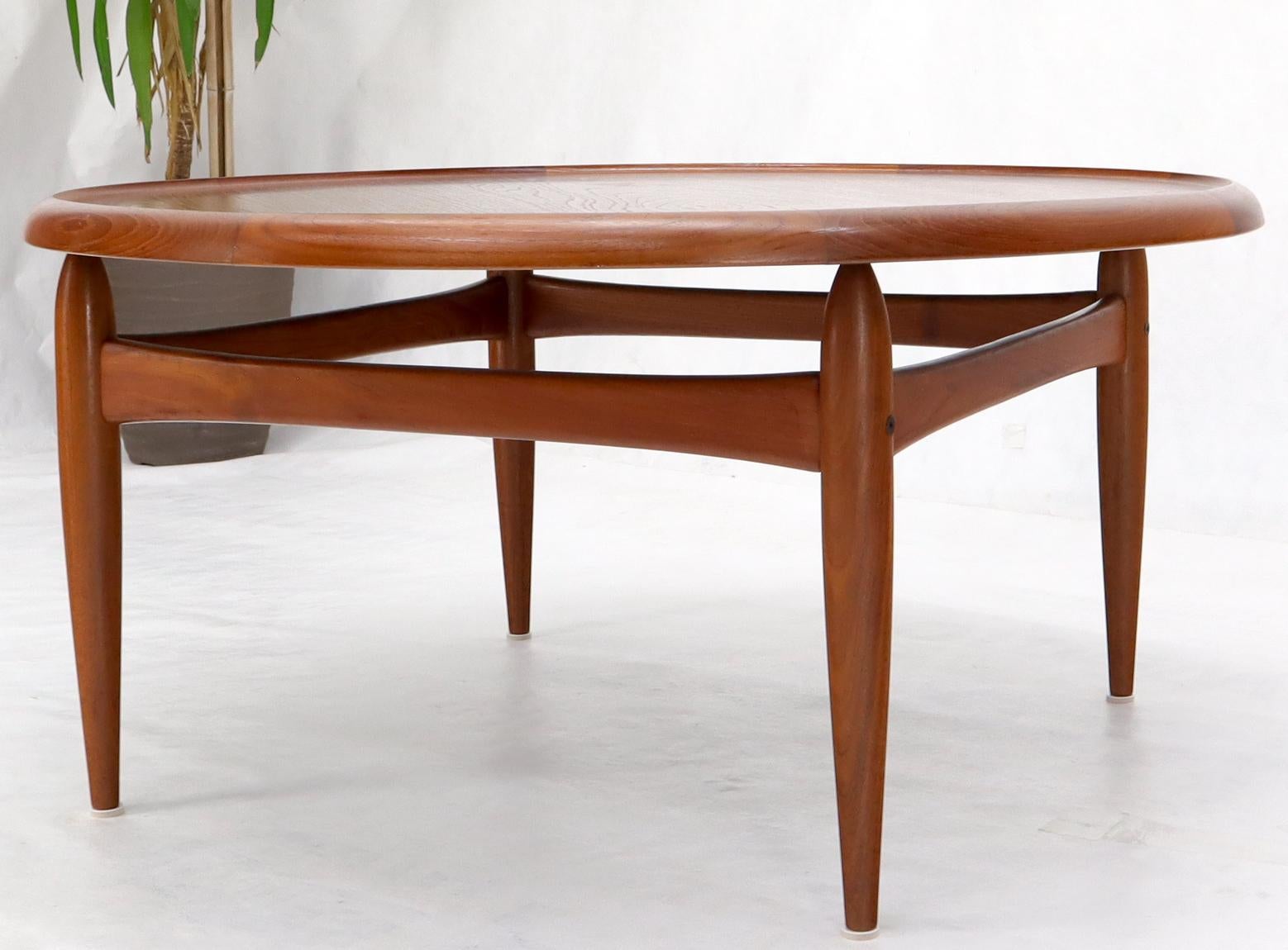 Laccato Piano reversibile intorno al tavolino danese Mill Century modern in vendita