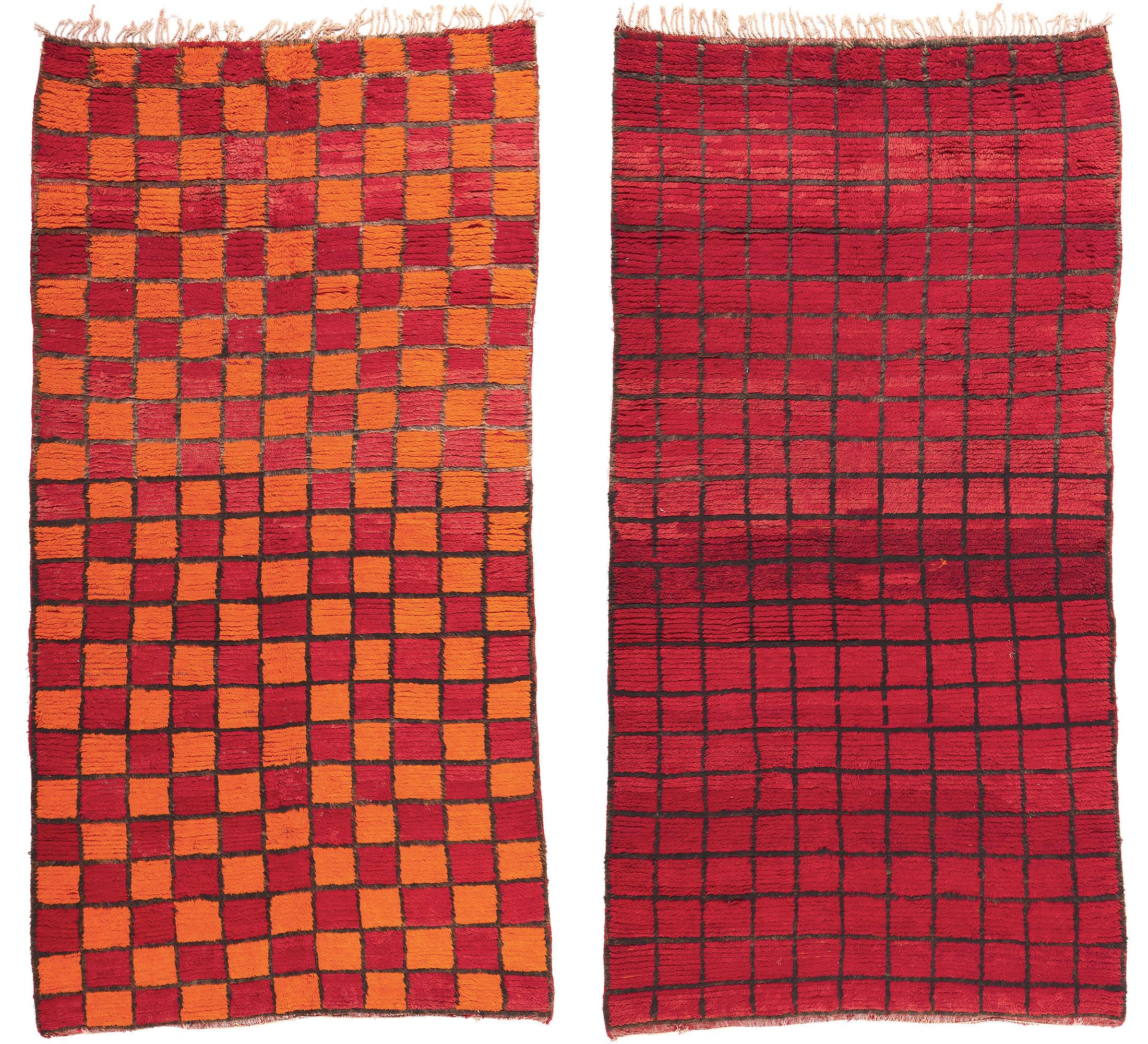 Tapis marocain vintage réversible, Bauhaus rencontre le cubisme et l'enchantement tribal en vente 2