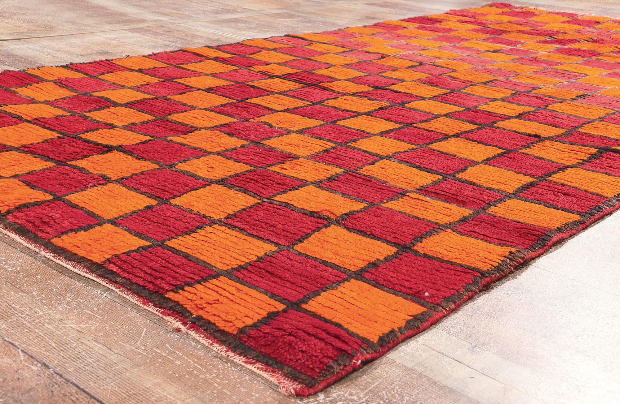 Wendbarer marokkanischer Vintage-Teppich, Bauhaus Kubismus trifft Stammeskunst-Enchantment (20. Jahrhundert) im Angebot