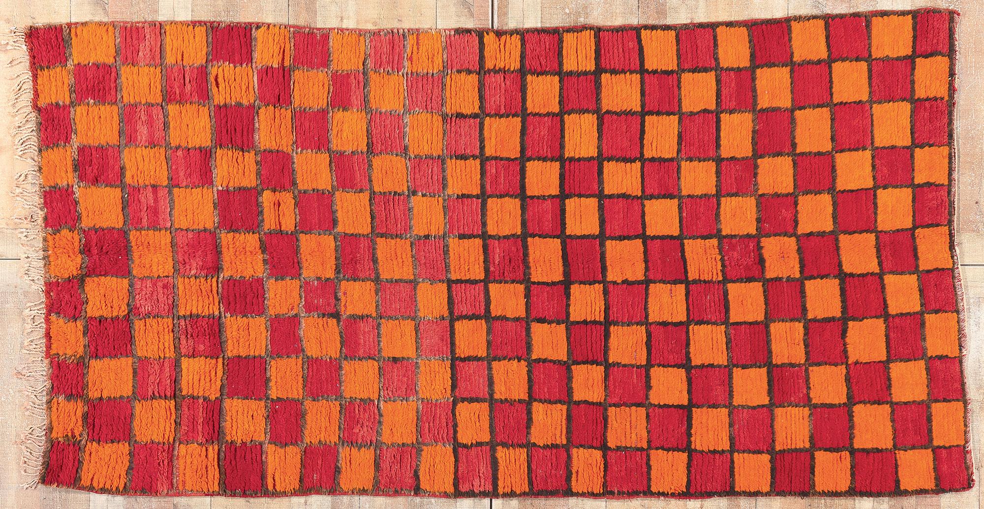 Wendbarer marokkanischer Vintage-Teppich, Bauhaus Kubismus trifft Stammeskunst-Enchantment im Angebot 1
