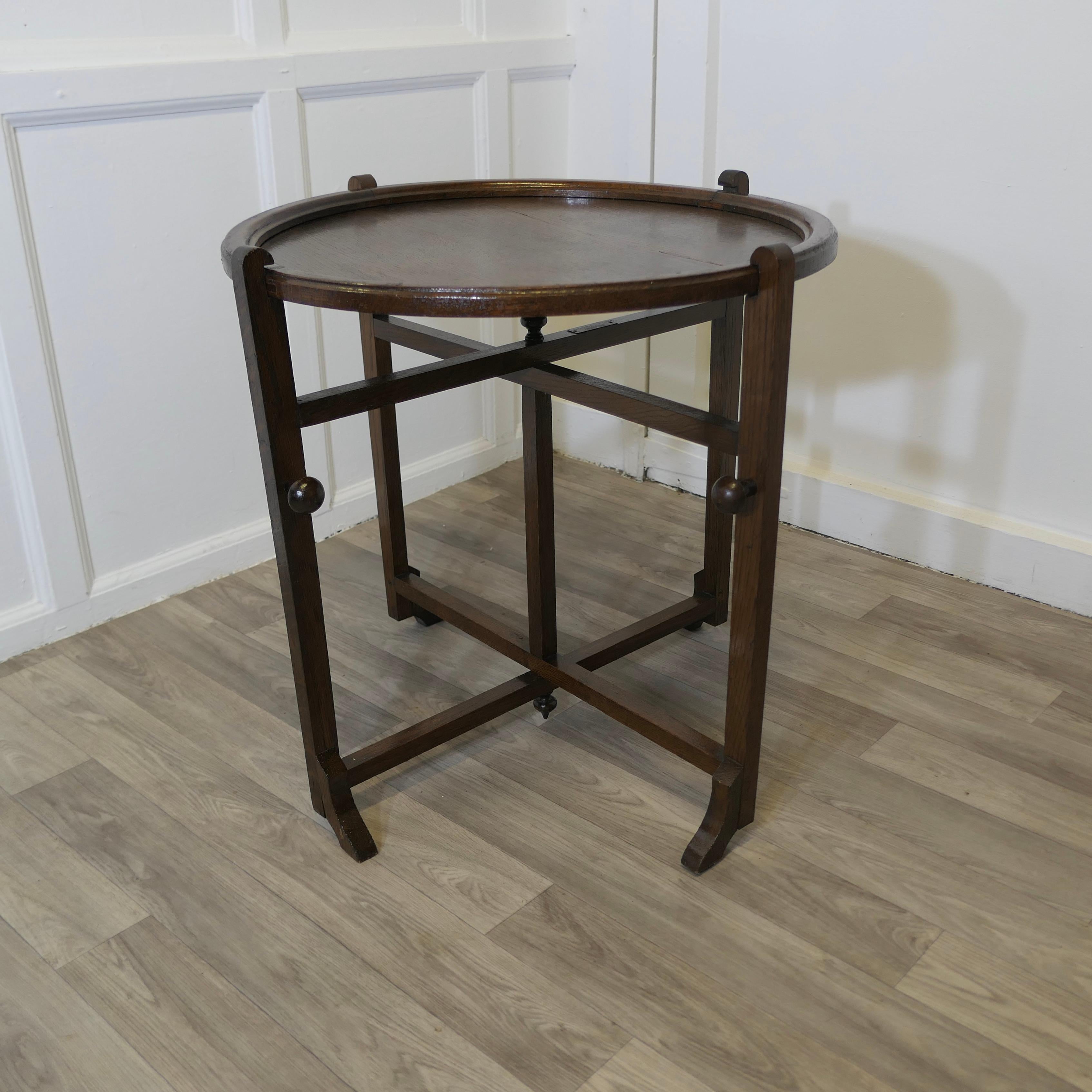 Revertable Oak Coaching, Campaign 0r Butlers Table   A very clever design For Sale 2