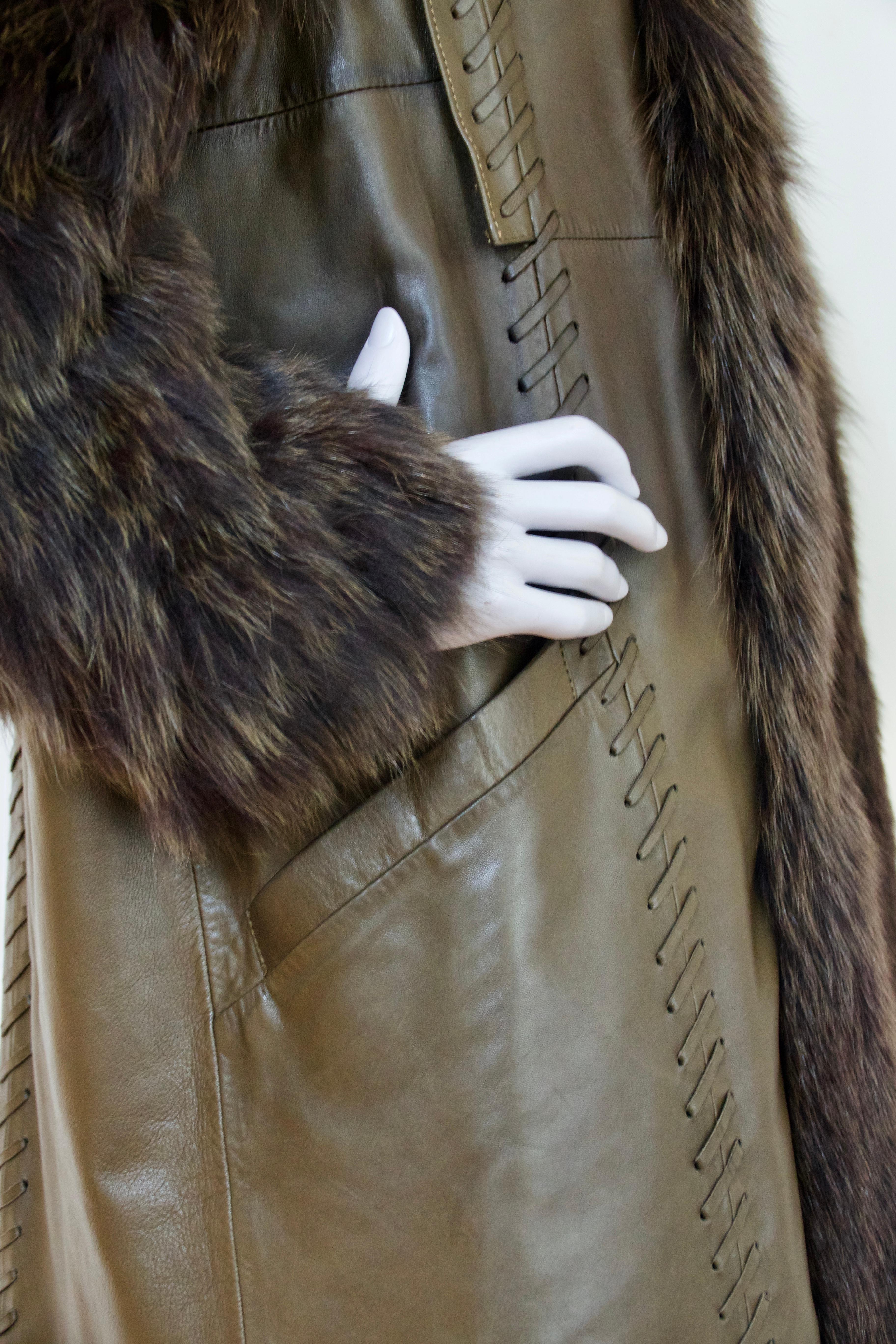 Révillon Boutique, Manteau de fourrure, Début des années 2000 en vente 4