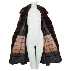 Revillon Paris Cappotto principessa in pelliccia di visone marrone con fodera Art Line -S, anni
50