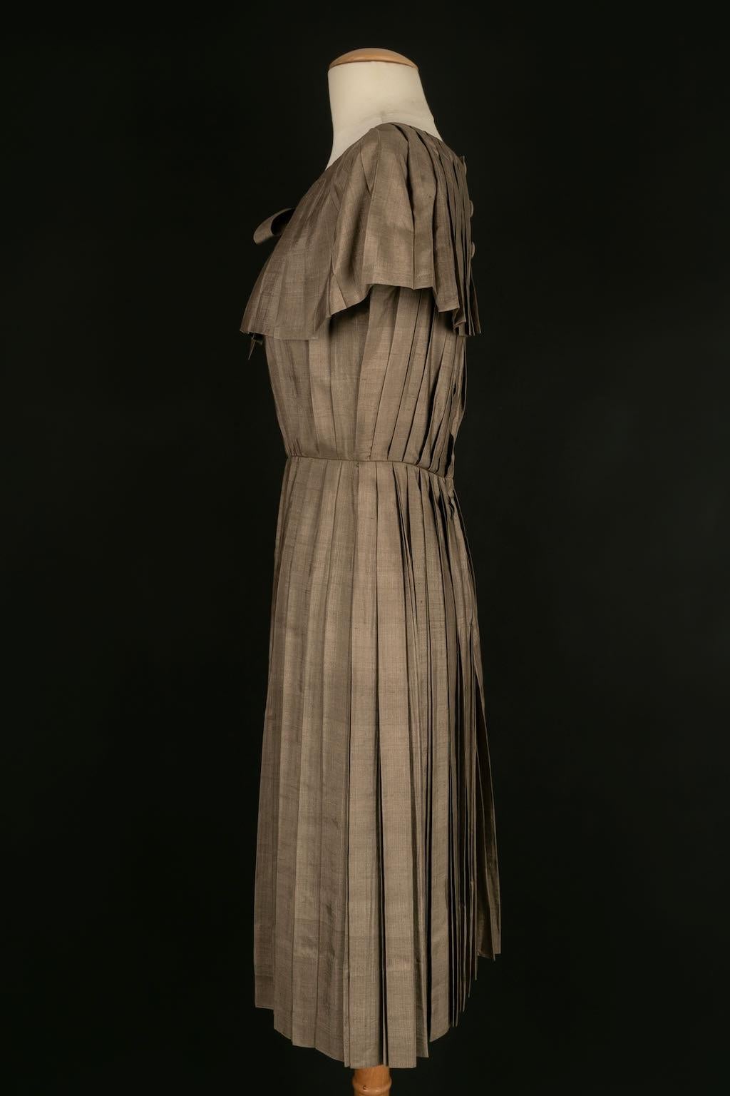Revillon silk dress In Good Condition For Sale In SAINT-OUEN-SUR-SEINE, FR