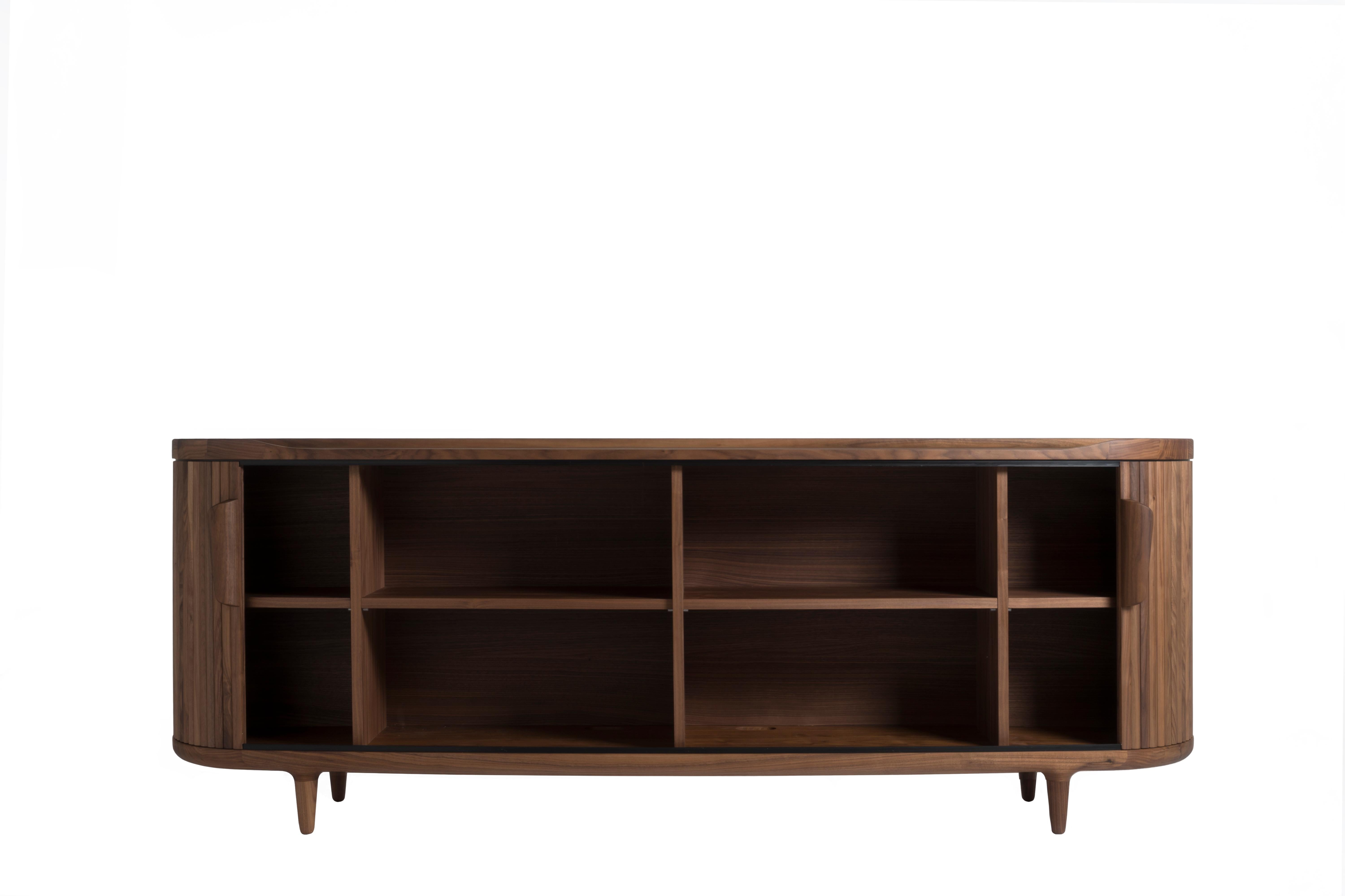 Revised Amberley Low – solid walnut buffet/ credenza/ sideboard In New Condition In Amsterdam, NL