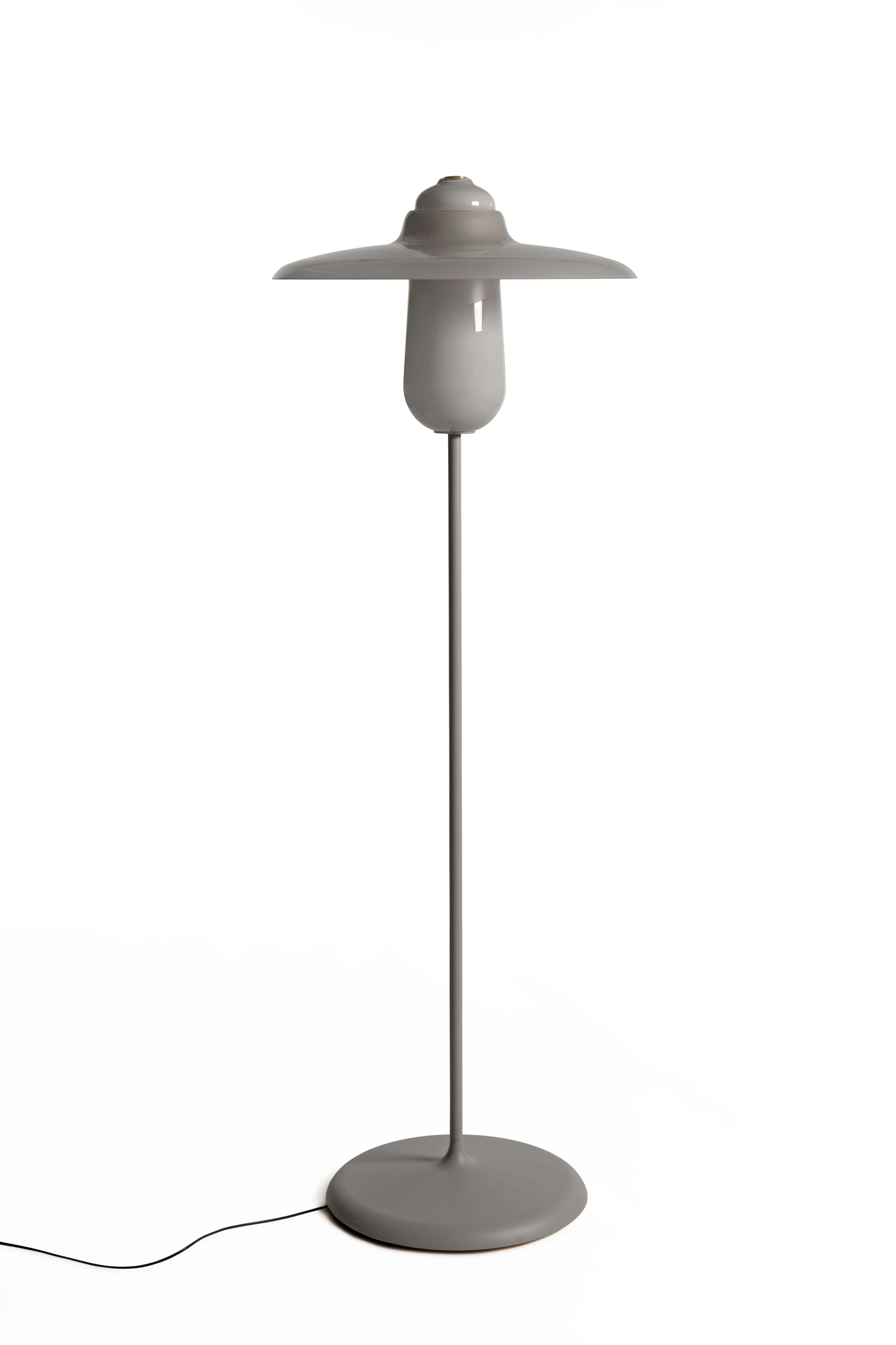 Revised Ovington Floor
The Ovington Floor Lamp is a stylish complement to any interior. Ovington Floor Lamp exudes an inviting radiance and warmth whether it`s illuminated or switched off. The Ovington Floor Lamp is crafted in Italian glass for the