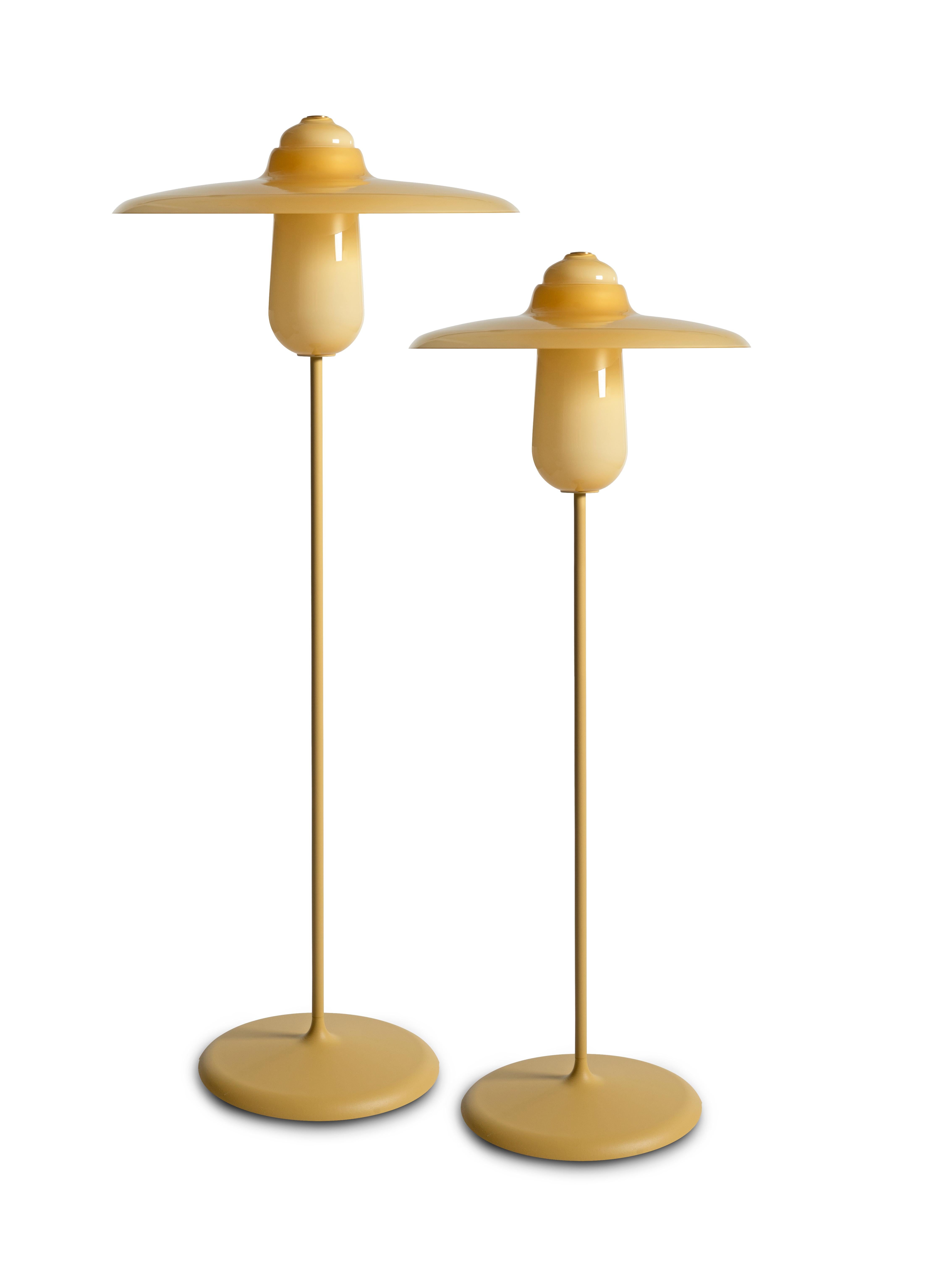 Scandinave moderne Revised Ovington Floor - lampadaire miel 130cm en vente