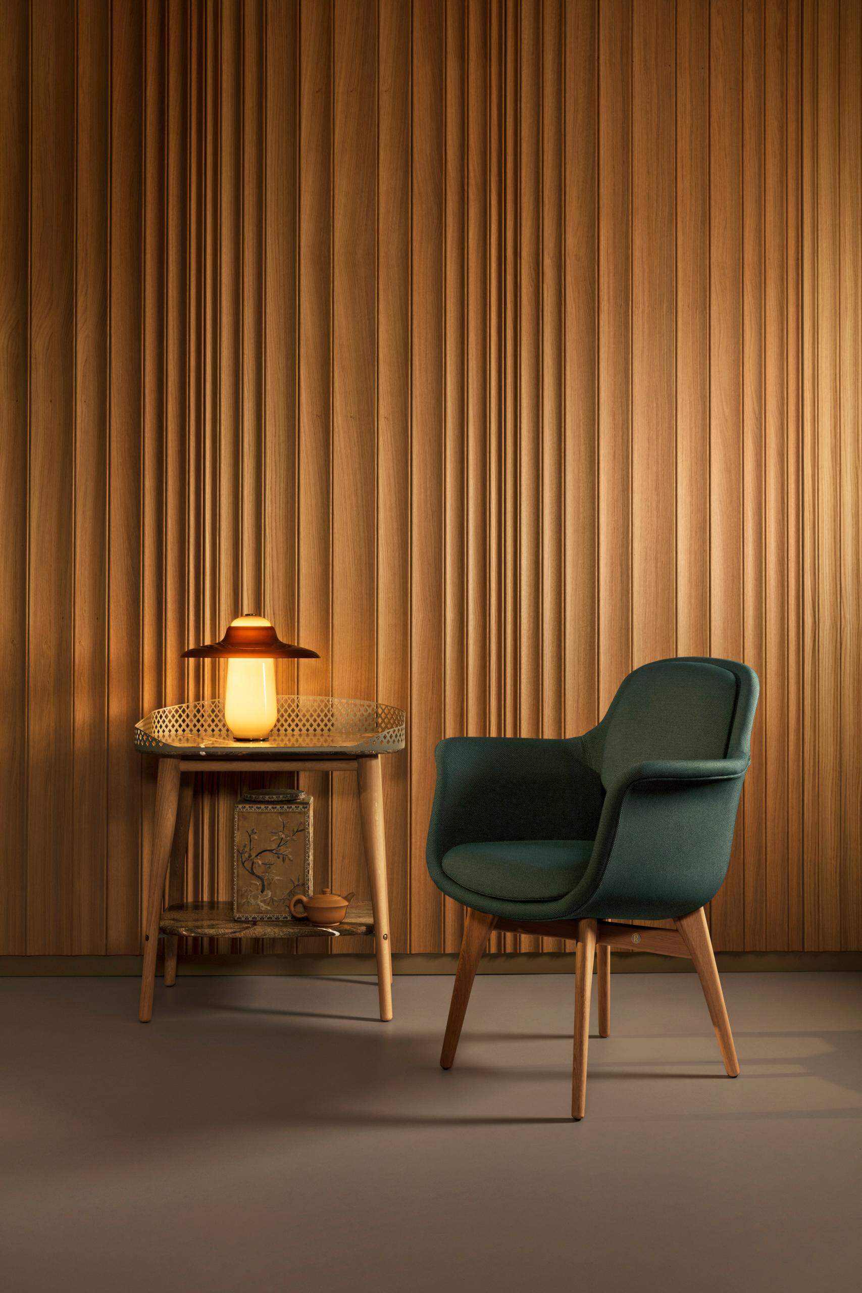 Revised Ovington Table
The Ovington Table Lamp is a stylish complement to any interior. Ovington Table Lamp exudes an inviting radiance and warmth whether it`s illuminated or switched off. The Ovington table lamp is crafted in Italian glass for the