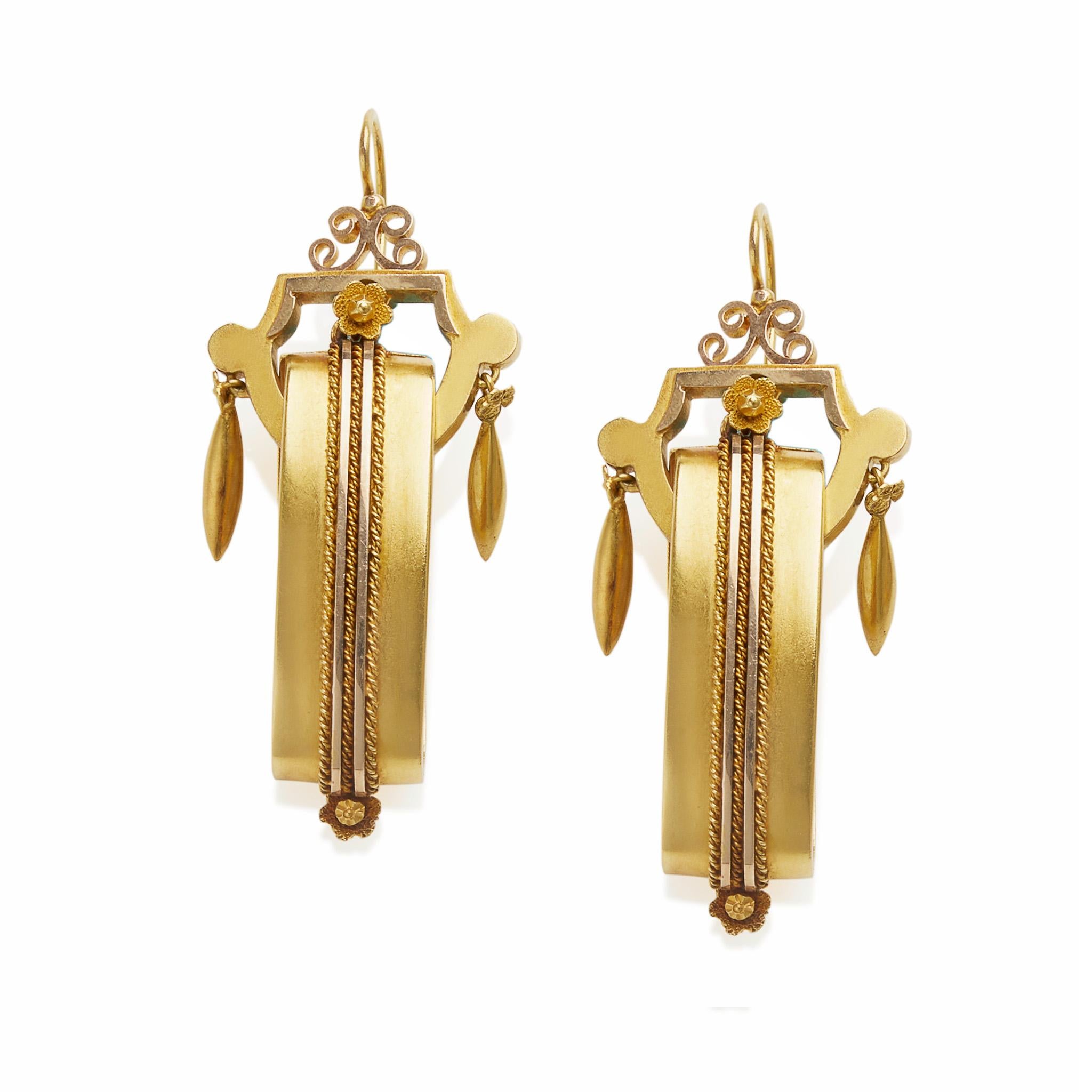 Revival 15k Gold Pendant Earrings In Excellent Condition In New York, NY