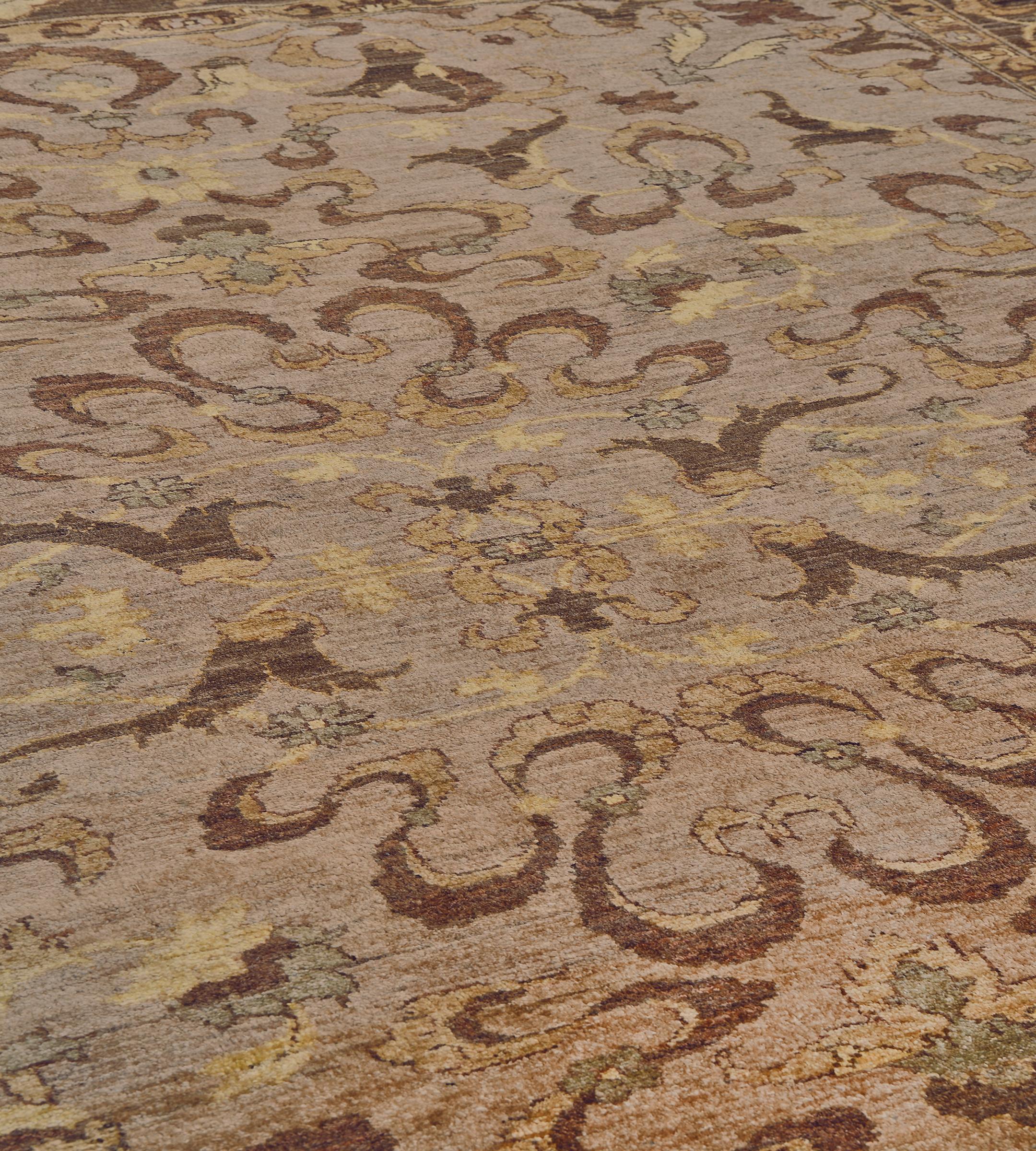 This exquisite brand new Agra from Pakistan features a masterful color combination and a decorative design. it is made of 100% Fine wool and natural dyes.