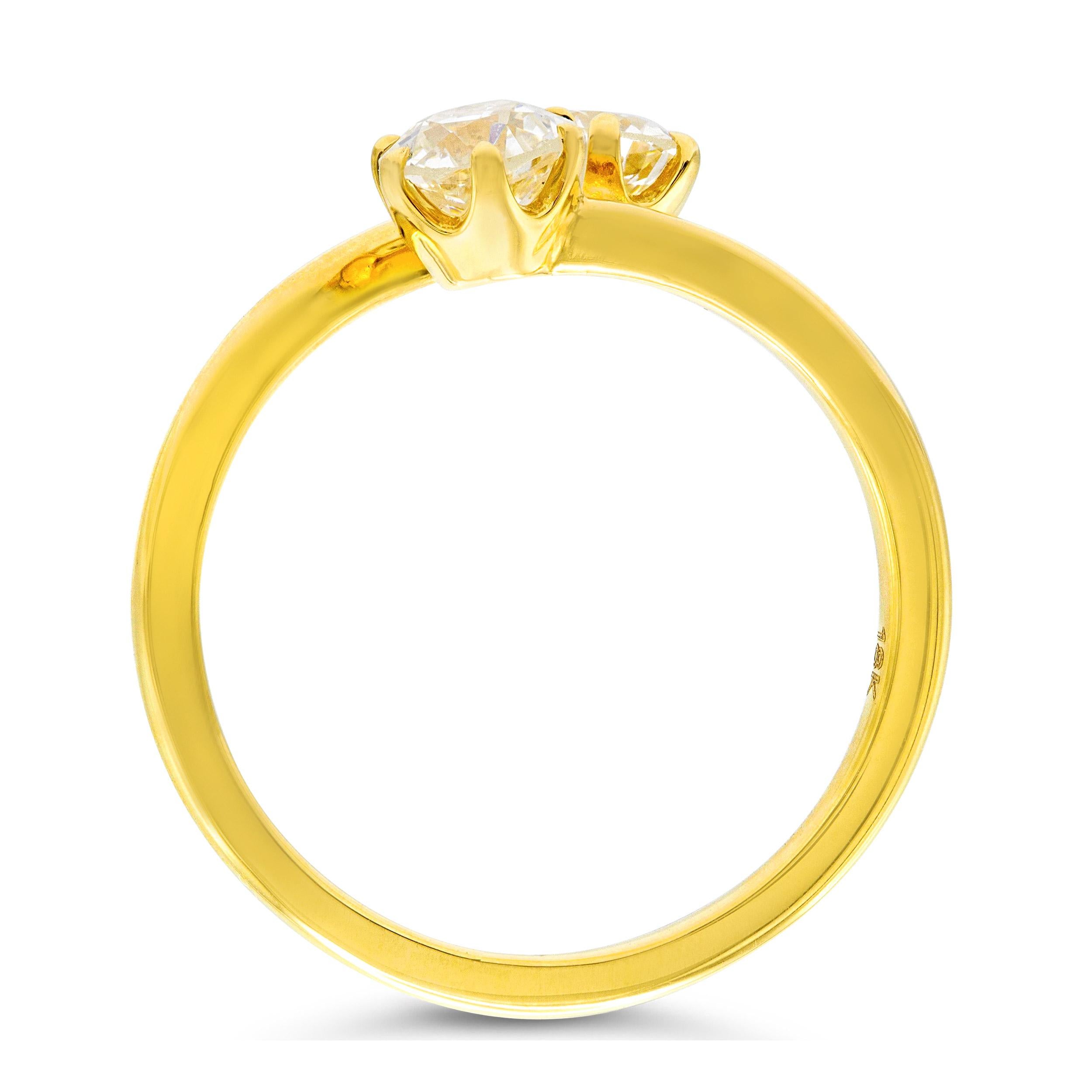 REVIVE GIA Certified 1.00 Ctw. Diamond Bypass Ring in 18k Yellow Gold In Excellent Condition For Sale In New York, NY