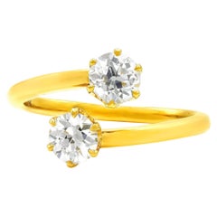REVIVE GIA-zertifiziert 1,00 Gesamtkaratgewicht Diamant-Bypass-Ring aus 18 Karat Gelbgold