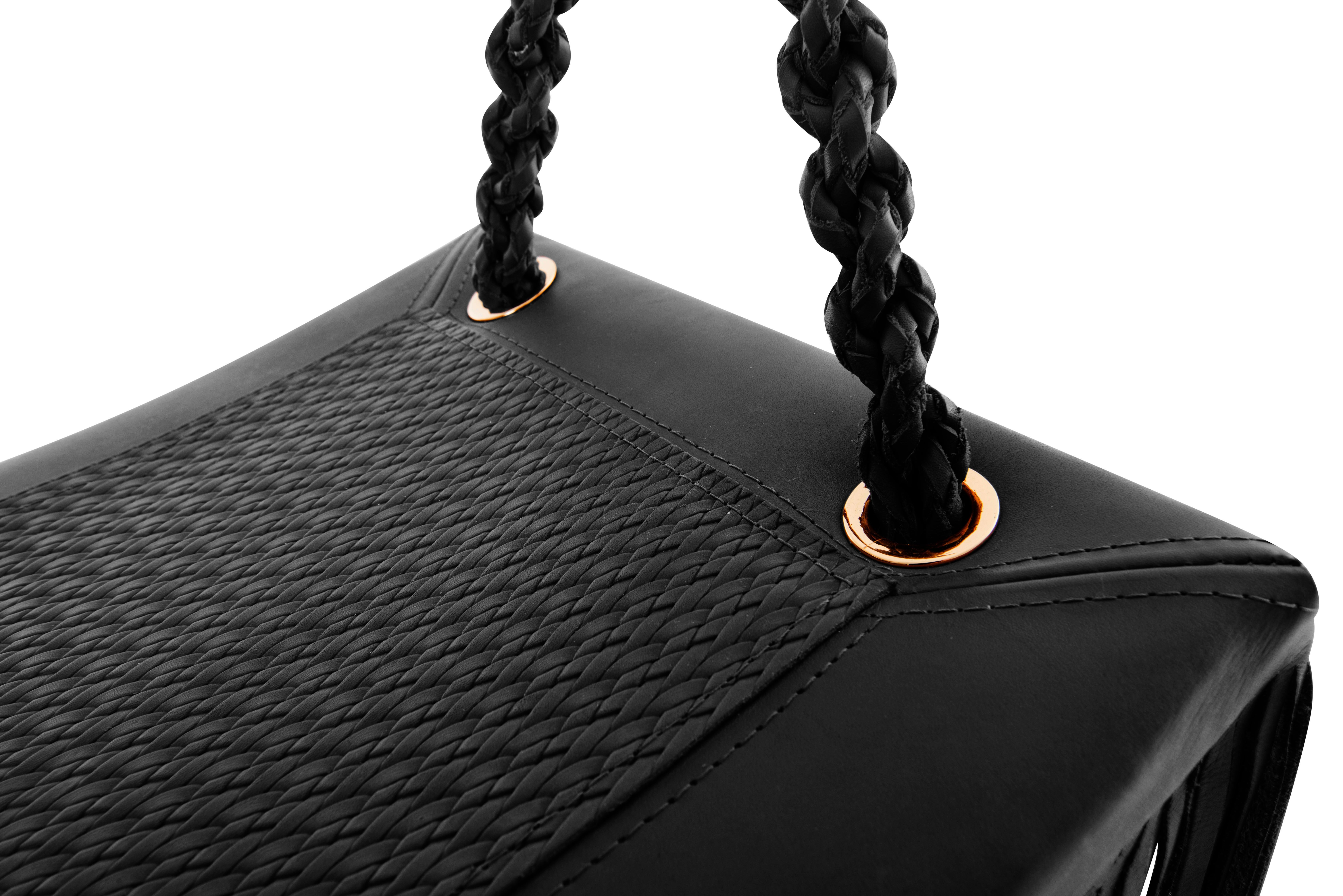 Hänge-Schwingstuhl „Revoar“ aus natürlichem Leder, handgefertigt in Schwarz (21. Jahrhundert und zeitgenössisch) im Angebot