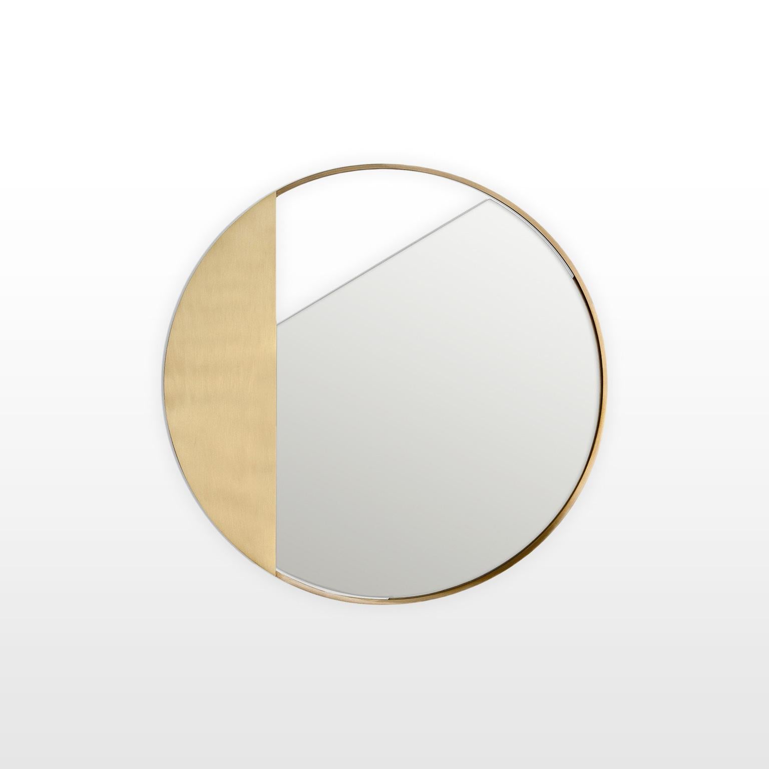 Revolution V1 is a 21st Century mirror of 55 cm diameter, made by Italian artisans in different shades and colors. The piece is manufactured in a limited edition of 1000 signed and progressively numbered examples. It is part of the collectible