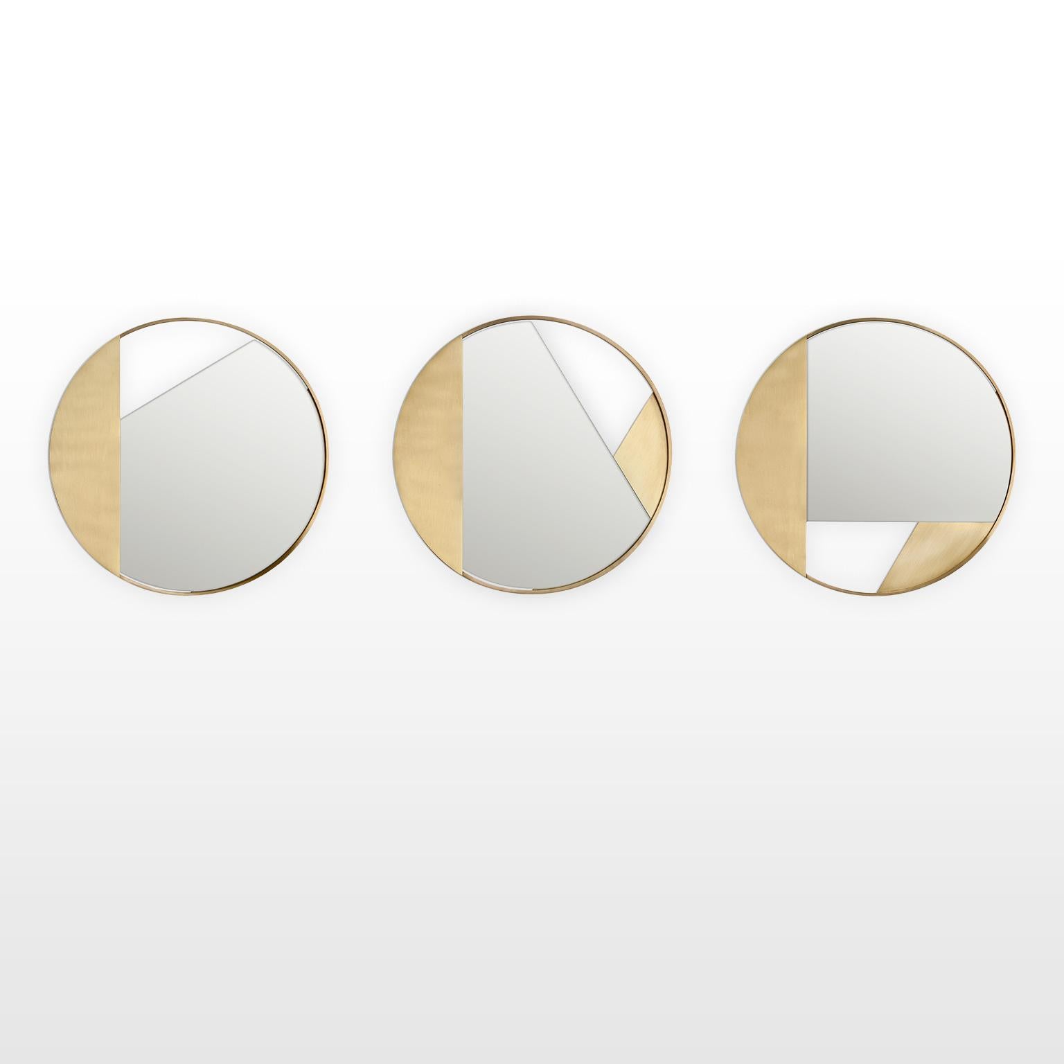 Contemporary Limited Edition Brass Mirror, Revolution 90 V1 by Edizione Limitata For Sale 2