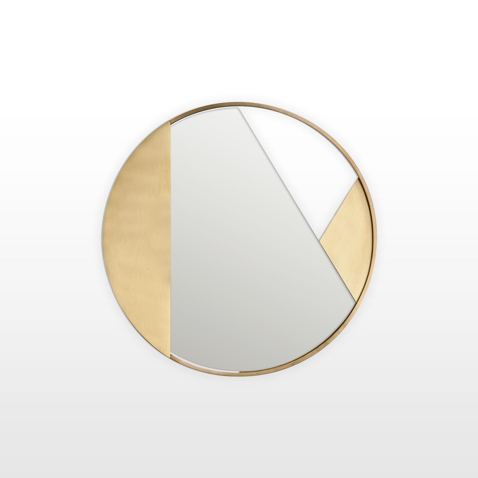 Revolution V2 is a 21st Century mirror of 55 cm diameter, made by Italian artisans in different shades and colors. The piece is manufactured in a limited edition of 1000 signed and progressively numbered examples. It is part of the collectible