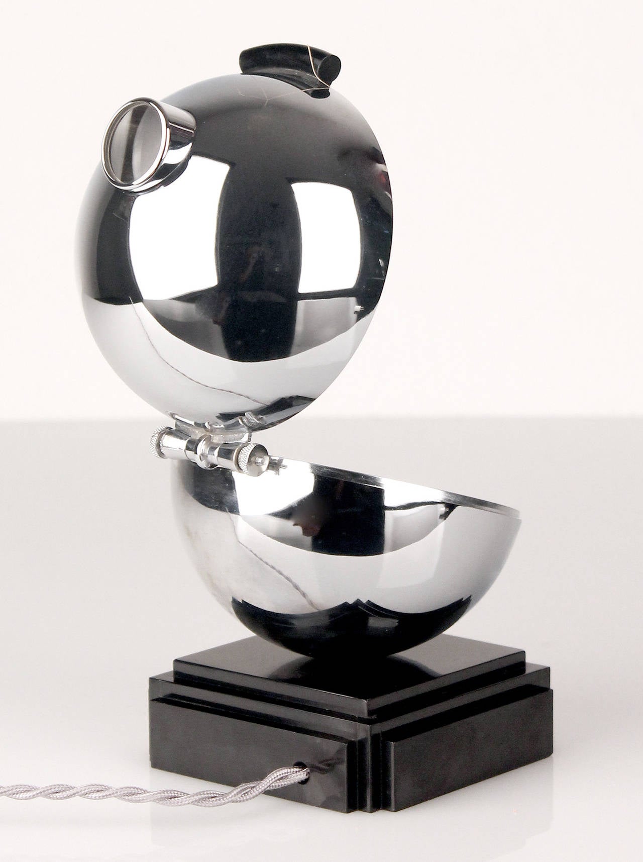 1930s French Art Deco Case with Time Projector Feature, Chrome & Bakelite For Sale 6