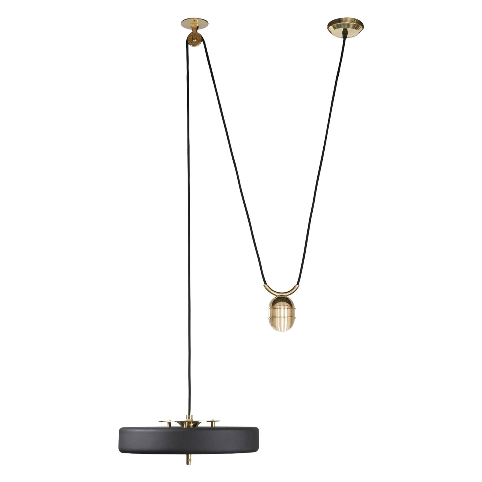 Revolve Rise and Fall Pendelleuchte, gebürstetes Messing, schwarz von Bert Frank