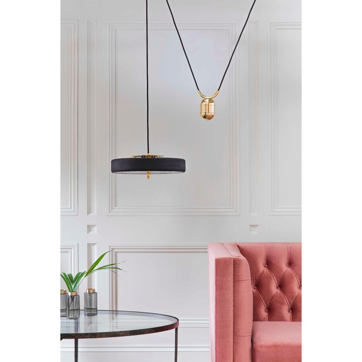 Moderno Lampada a sospensione Revolve Rise and Fall, ottone lucido, nero di Bert Frank in vendita