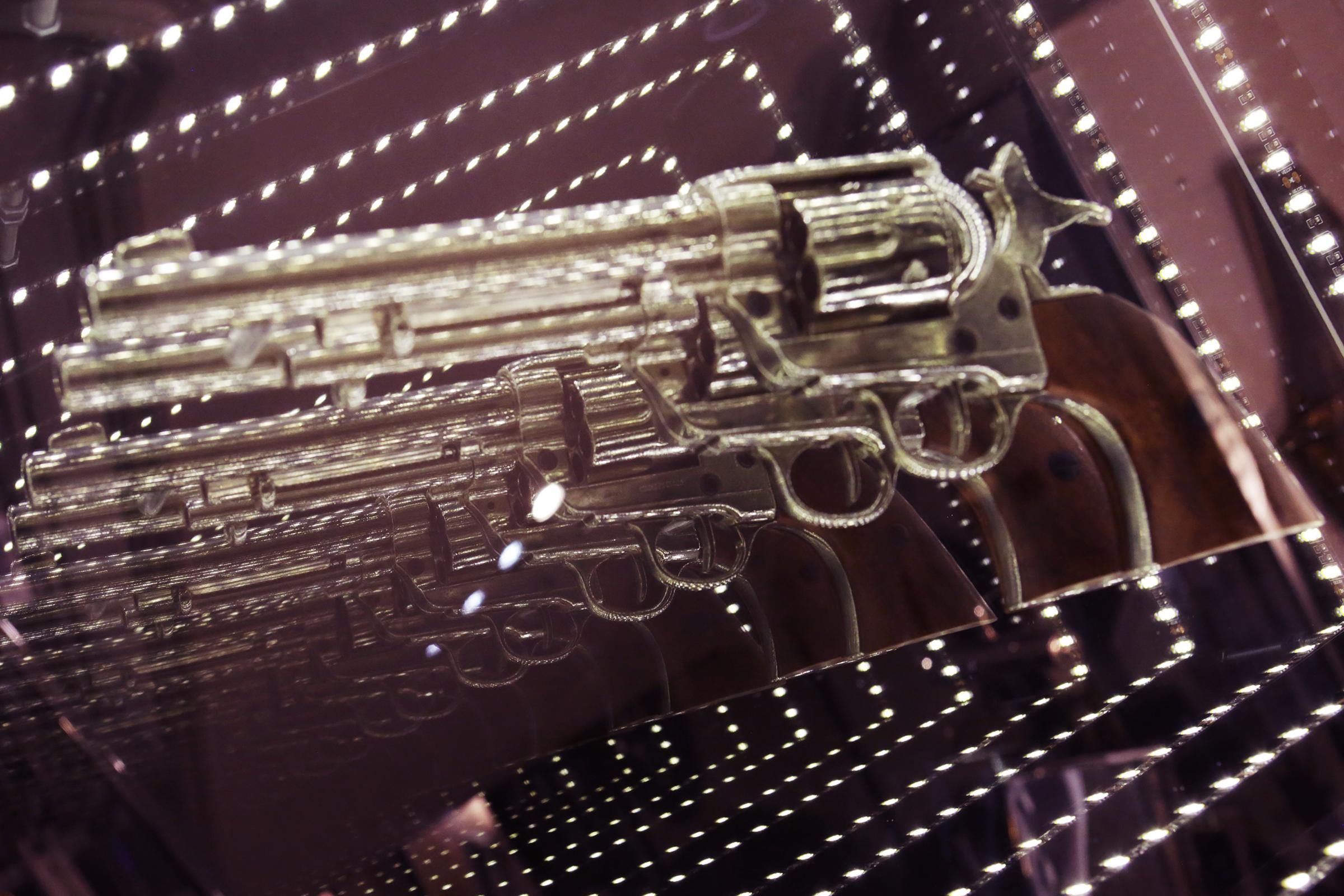 Revolver Doble Infiny Espejo Decorativo de Pared con Luces Led en Nuevo estado para la venta en Paris, FR
